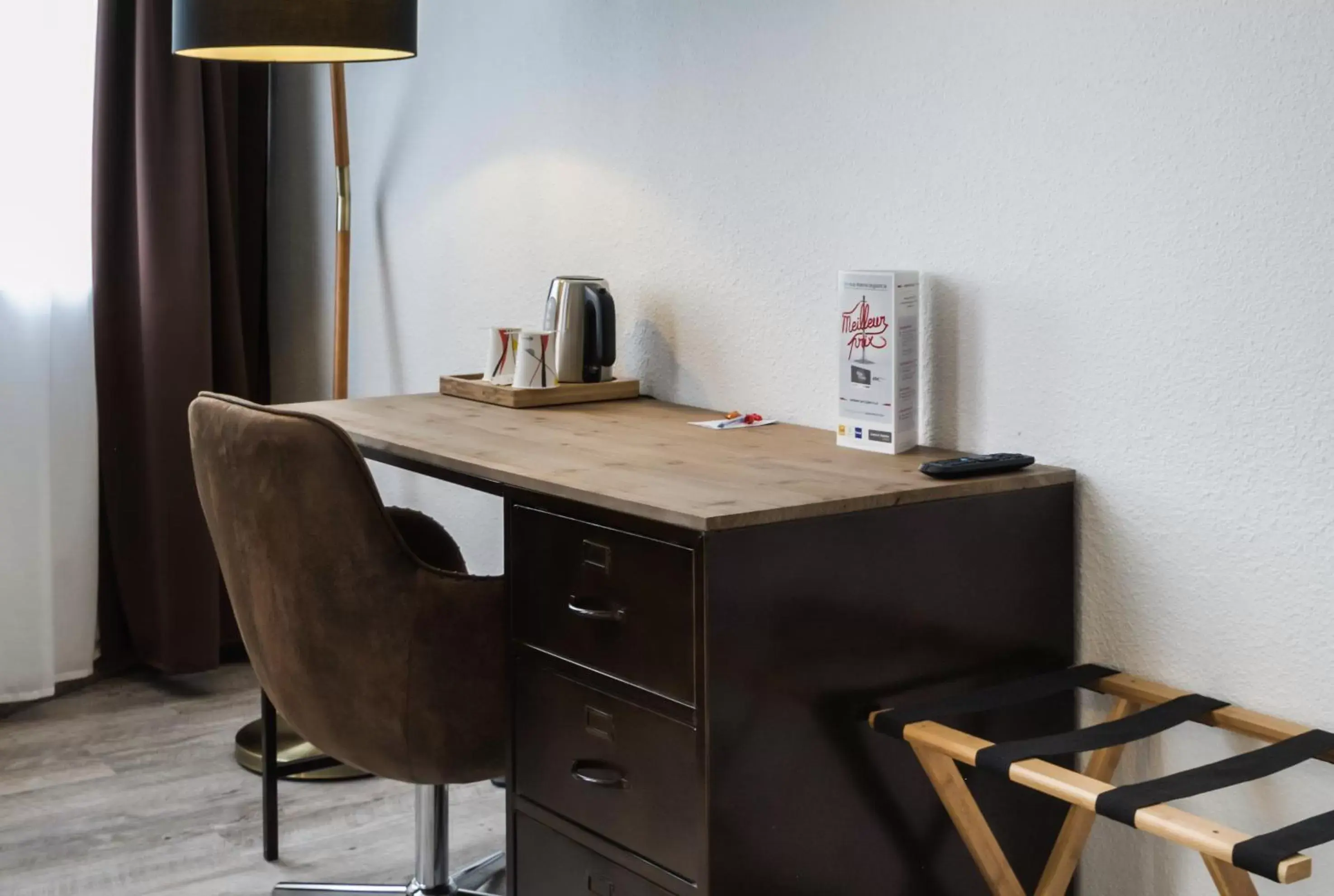 Coffee/tea facilities in La Maison Hôtel Mulhouse Centre