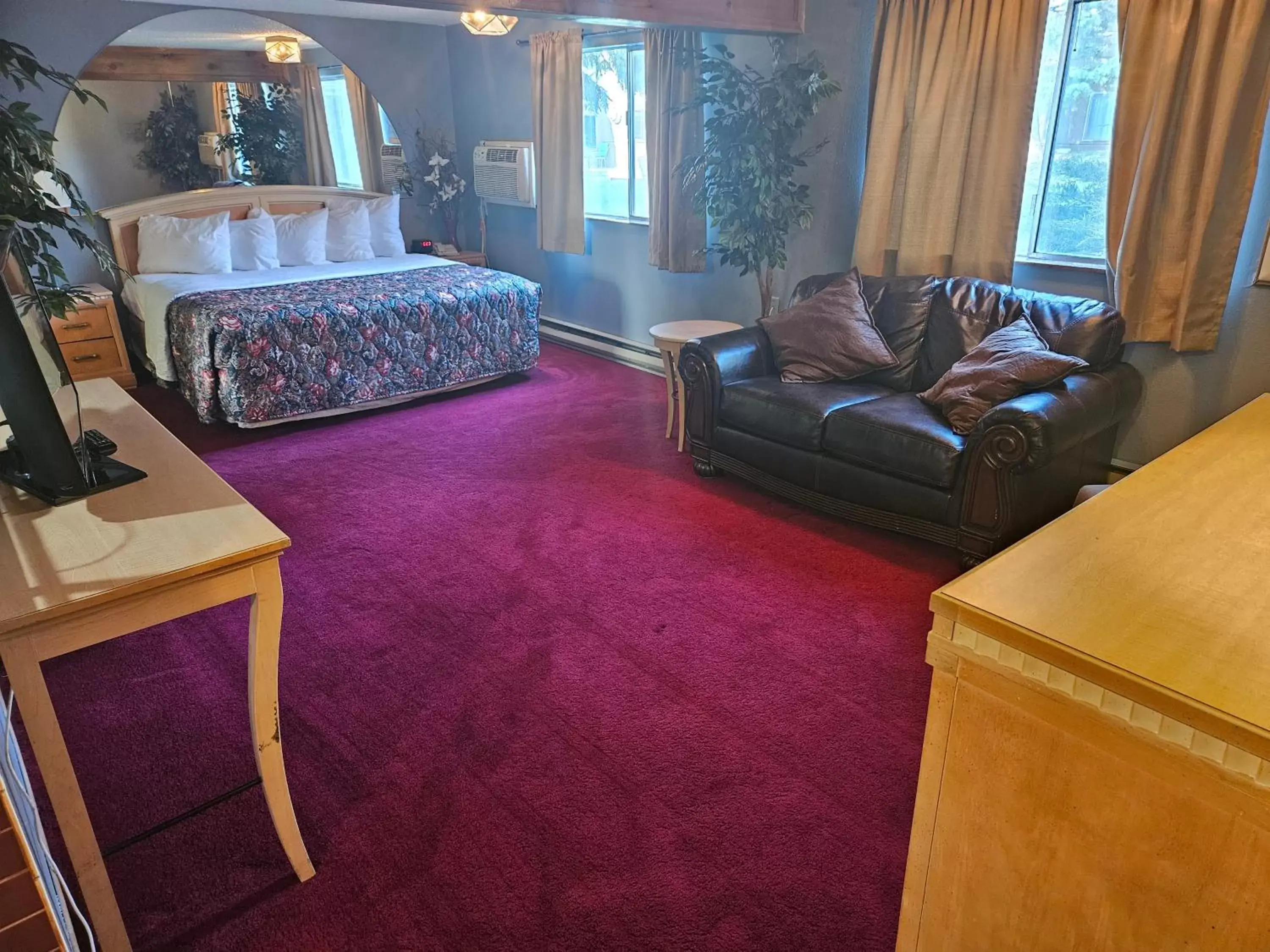 Standard Suite in Affordable Inns Evanston
