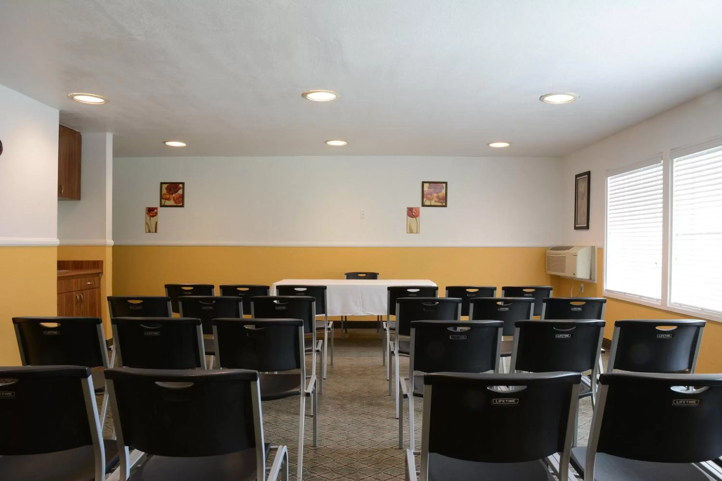 Meeting/conference room, Business Area/Conference Room in Red Roof Inn San Dimas - Fairplex