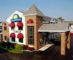 Property Building in Days Inn by Wyndham Mackinaw City - Lakeview