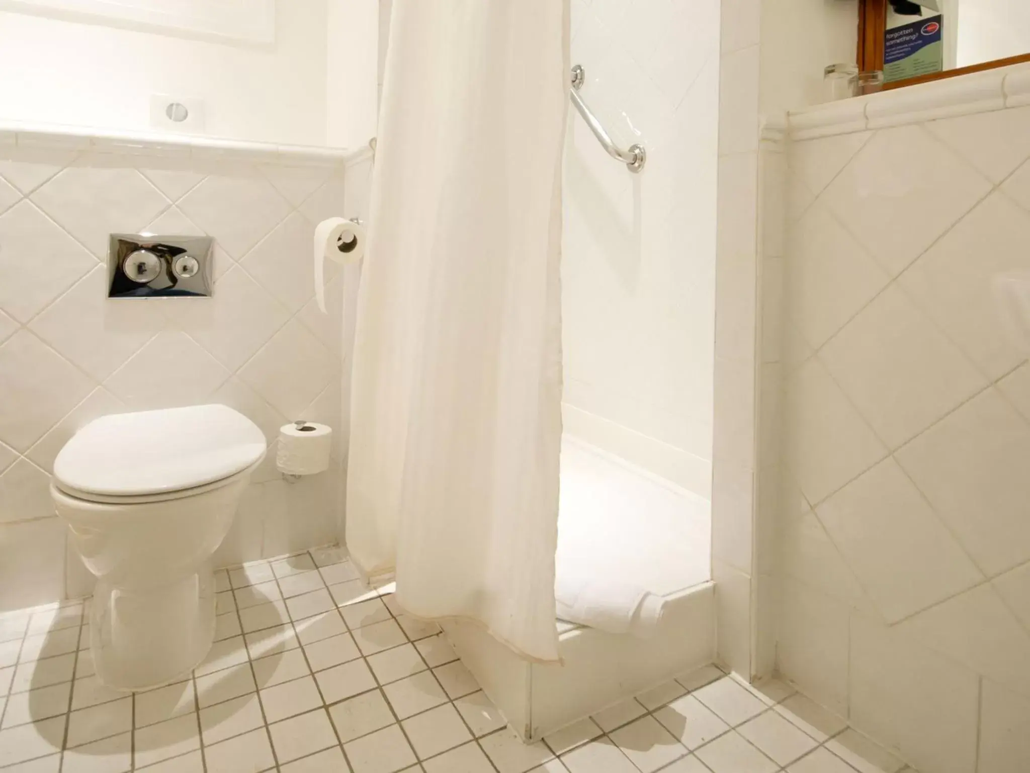 Bathroom in The Bears Head by Innkeeper's Collection