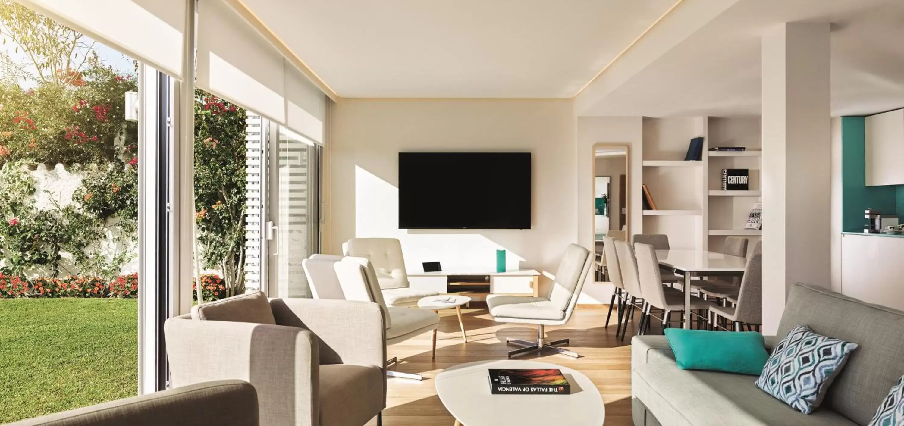 Living room in Puente Romano Beach Resort