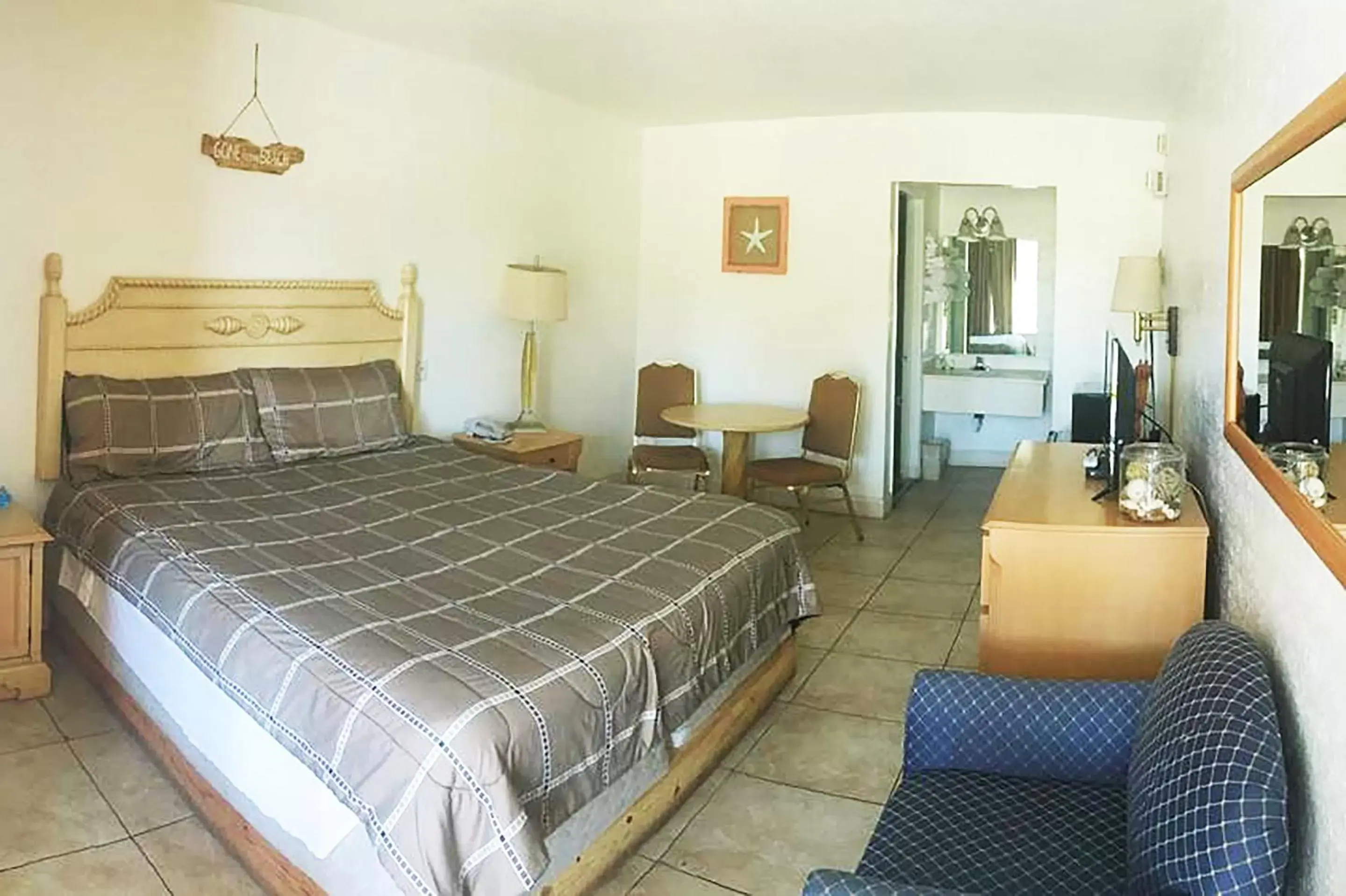 Bedroom in Micanopy Inn