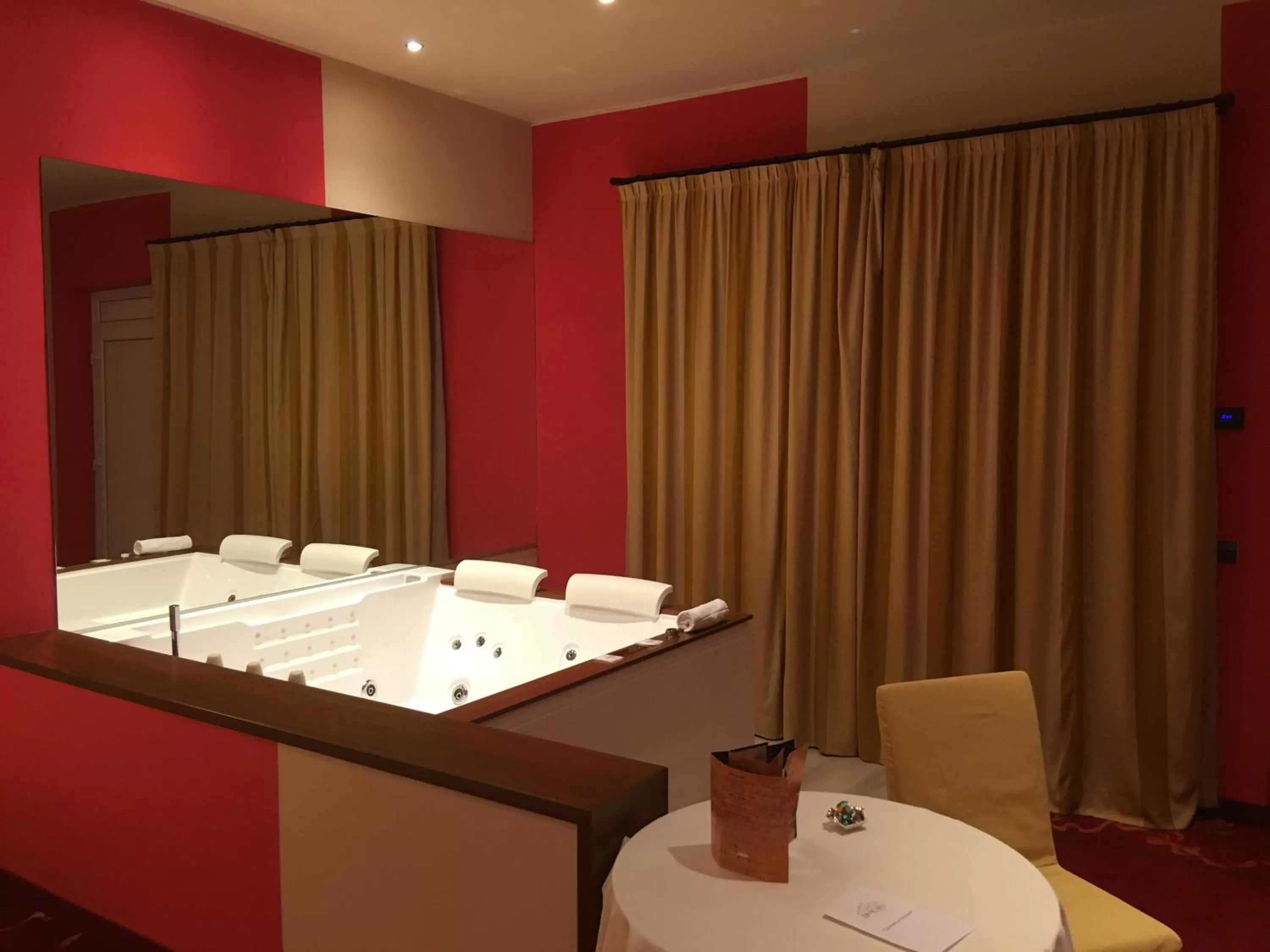 Photo of the whole room in Hotel Don Carlo