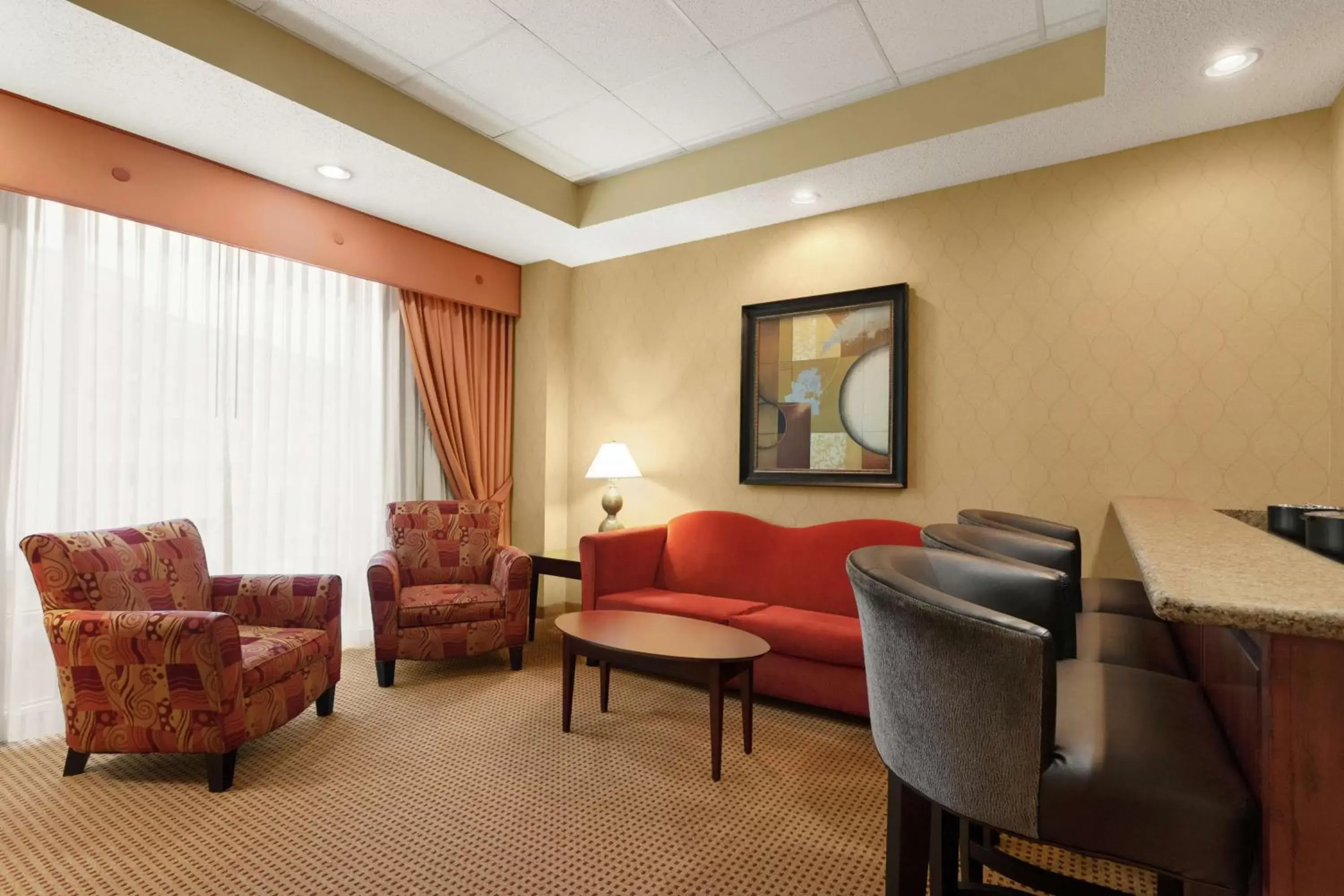 Living room, Seating Area in Embassy Suites Huntsville