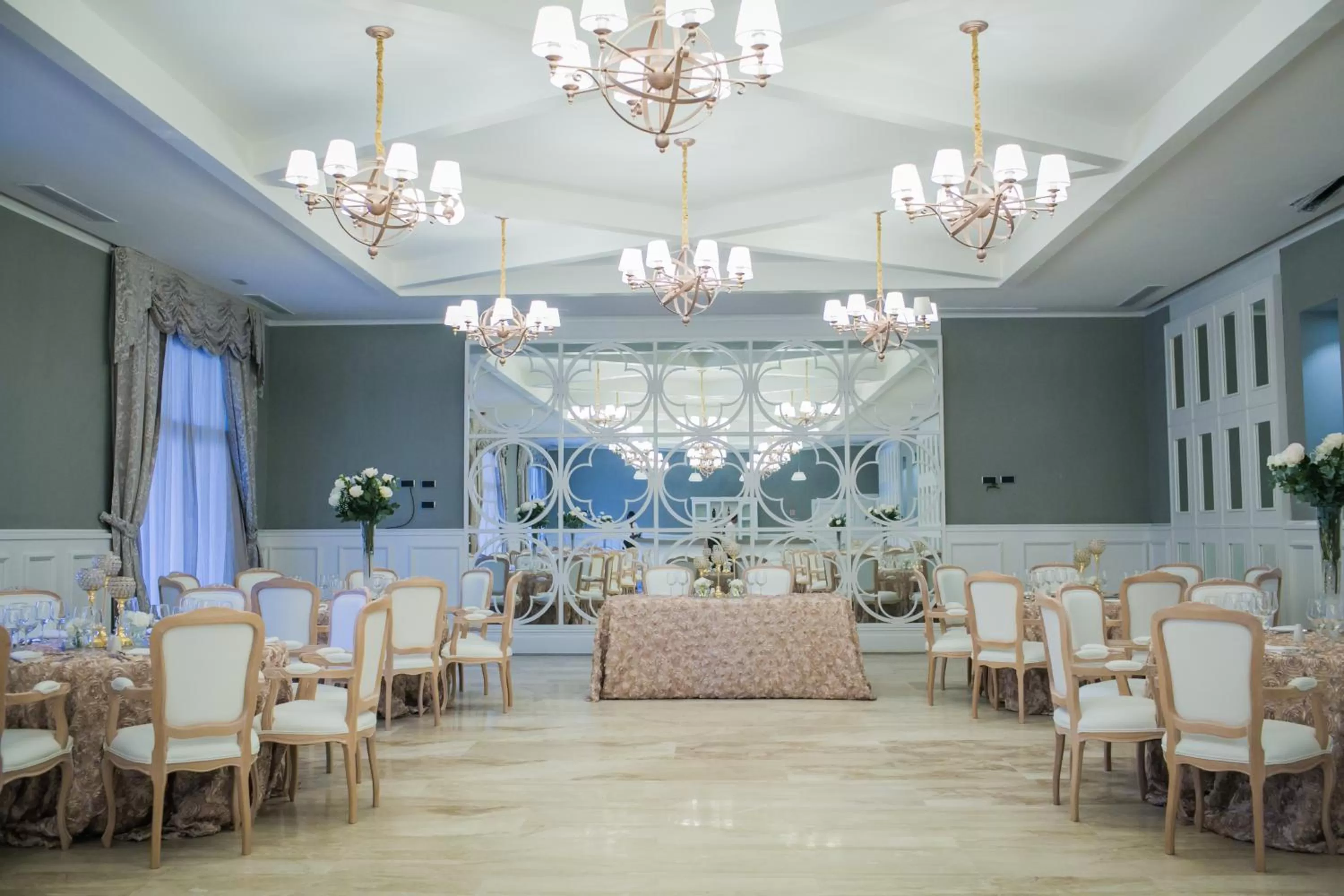 Lounge or bar in Majestic Mirage Punta Cana, All Suites – All Inclusive