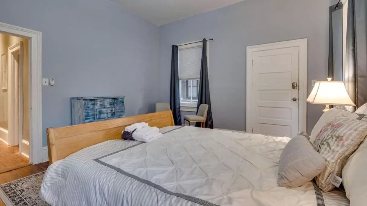 Bedroom, Bed in Comfortable Escape in Historic Downtown Savannah