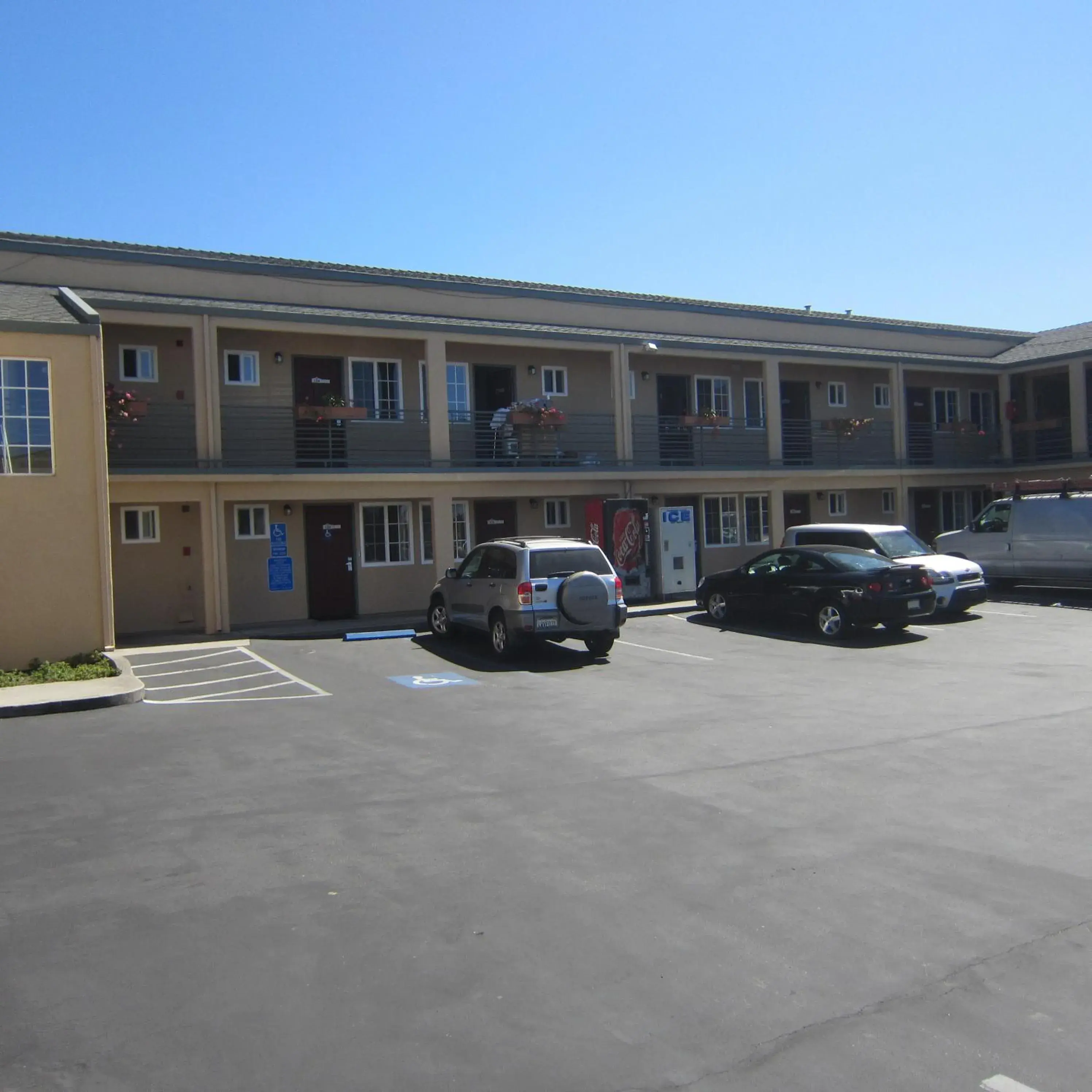 Facade/entrance, Property Building in Pacific Best Inn - Seaside