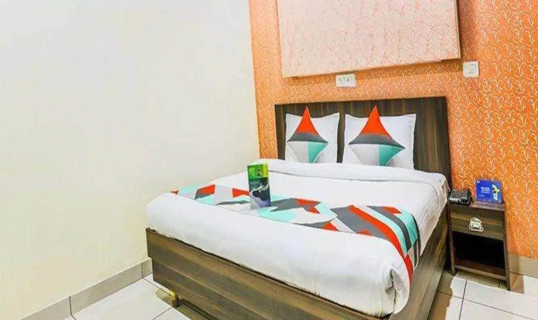 Bed in FabExpress Mayank Palace Bed in FabExpress Mayank Palace