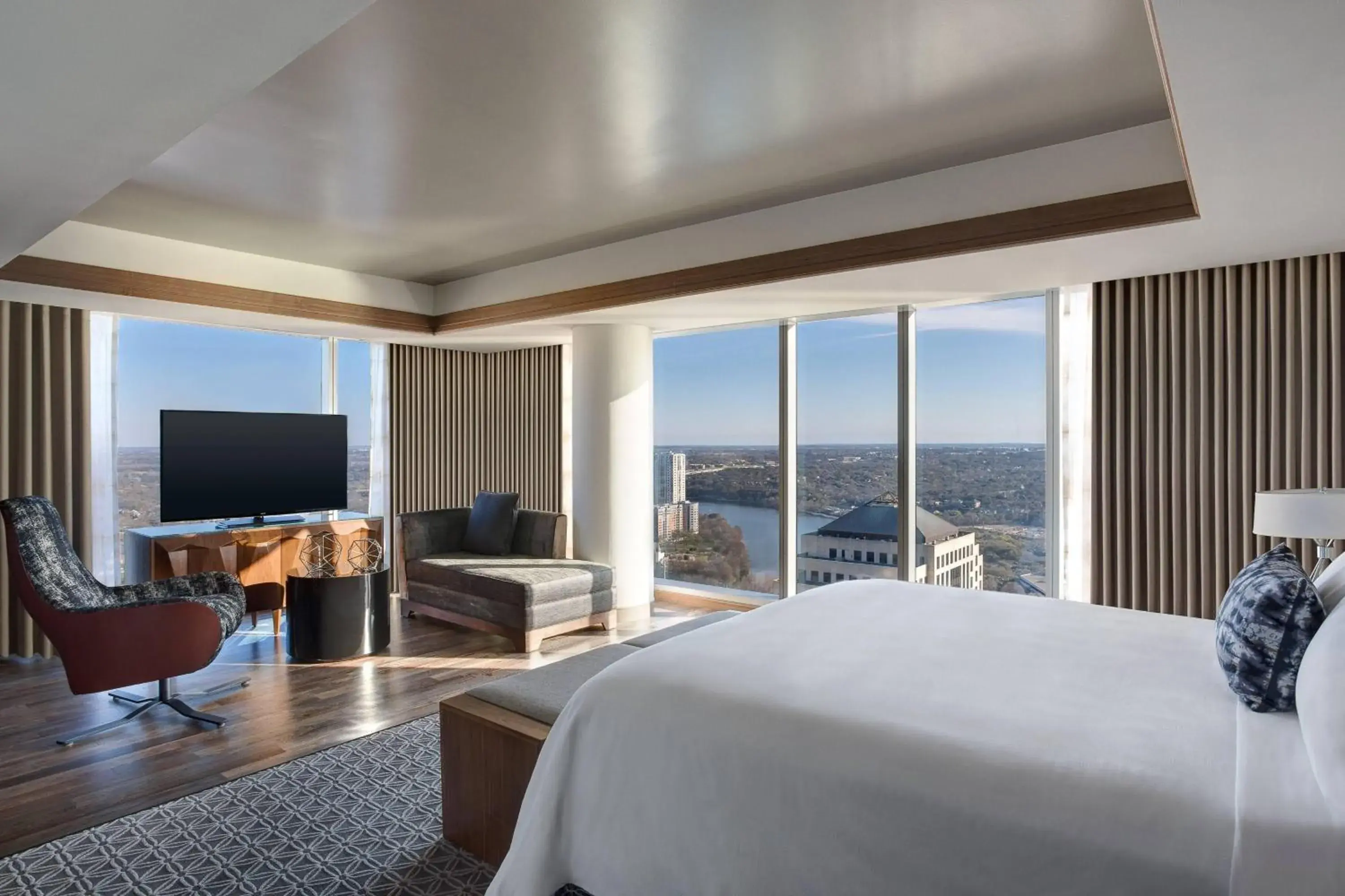Bedroom, Mountain View in JW Marriott Austin