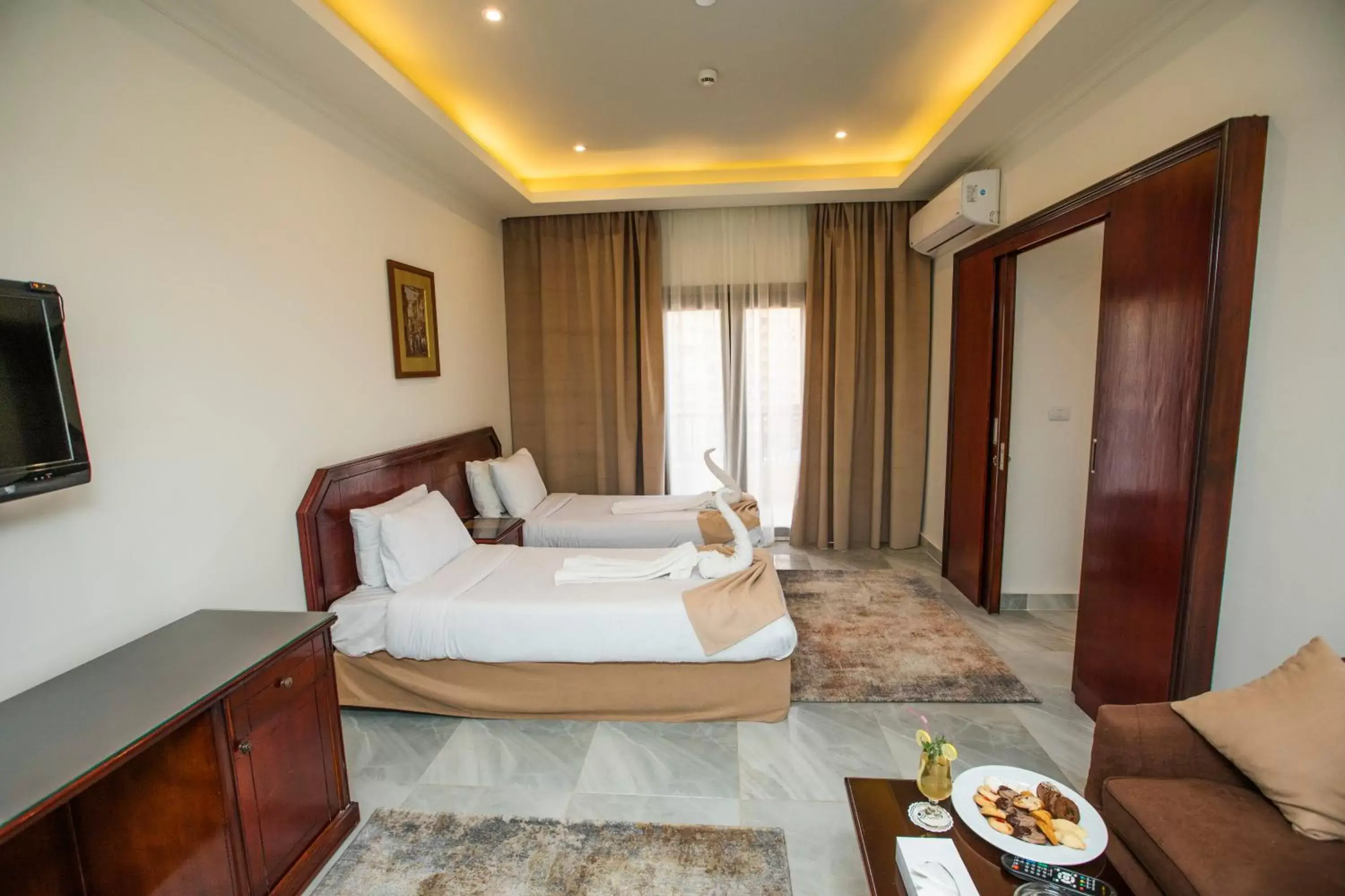 Living room, Bed in AIFU Hotel El Montazah Alexandria
