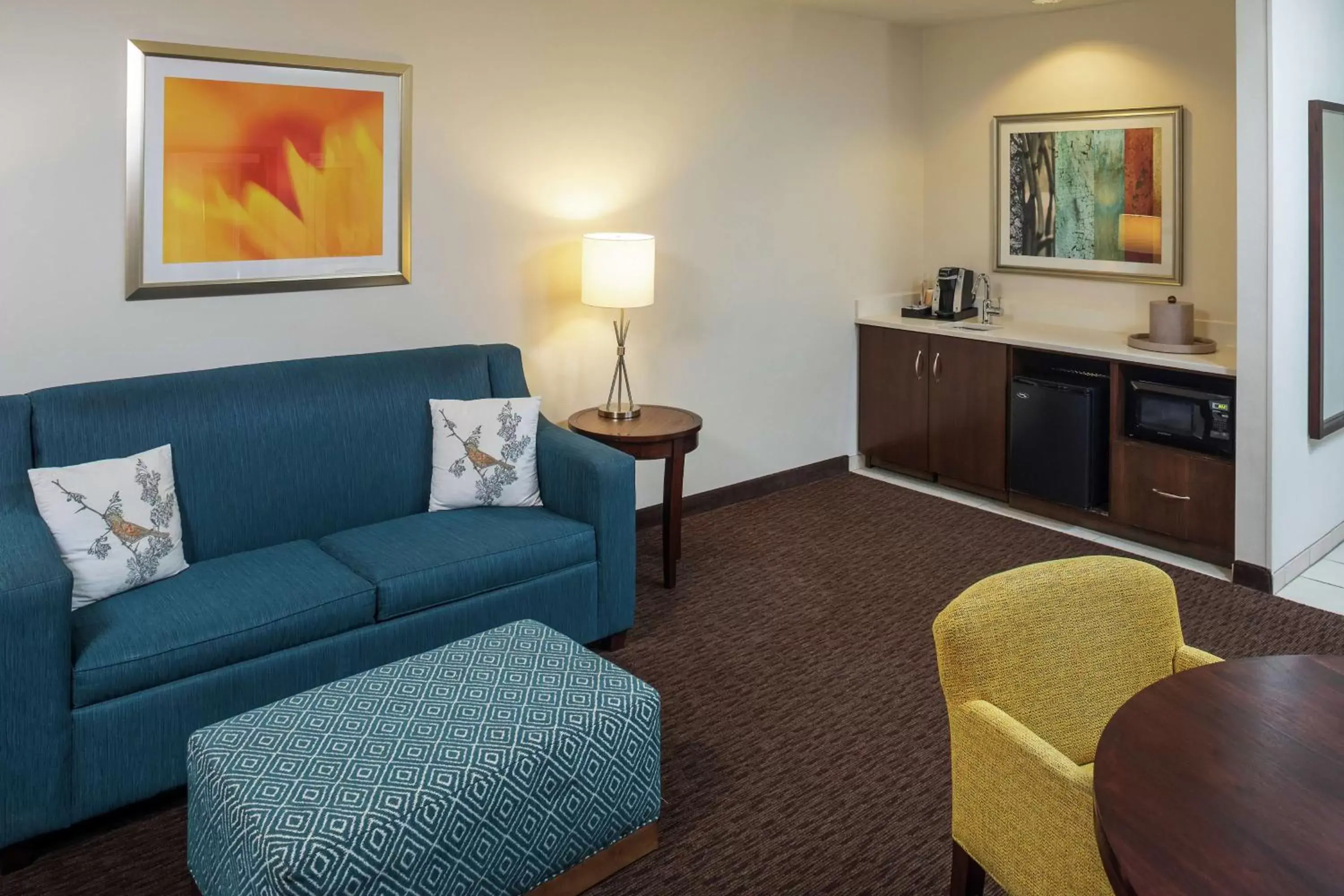 Bedroom, Seating Area in Hilton Garden Inn Sioux Falls Downtown