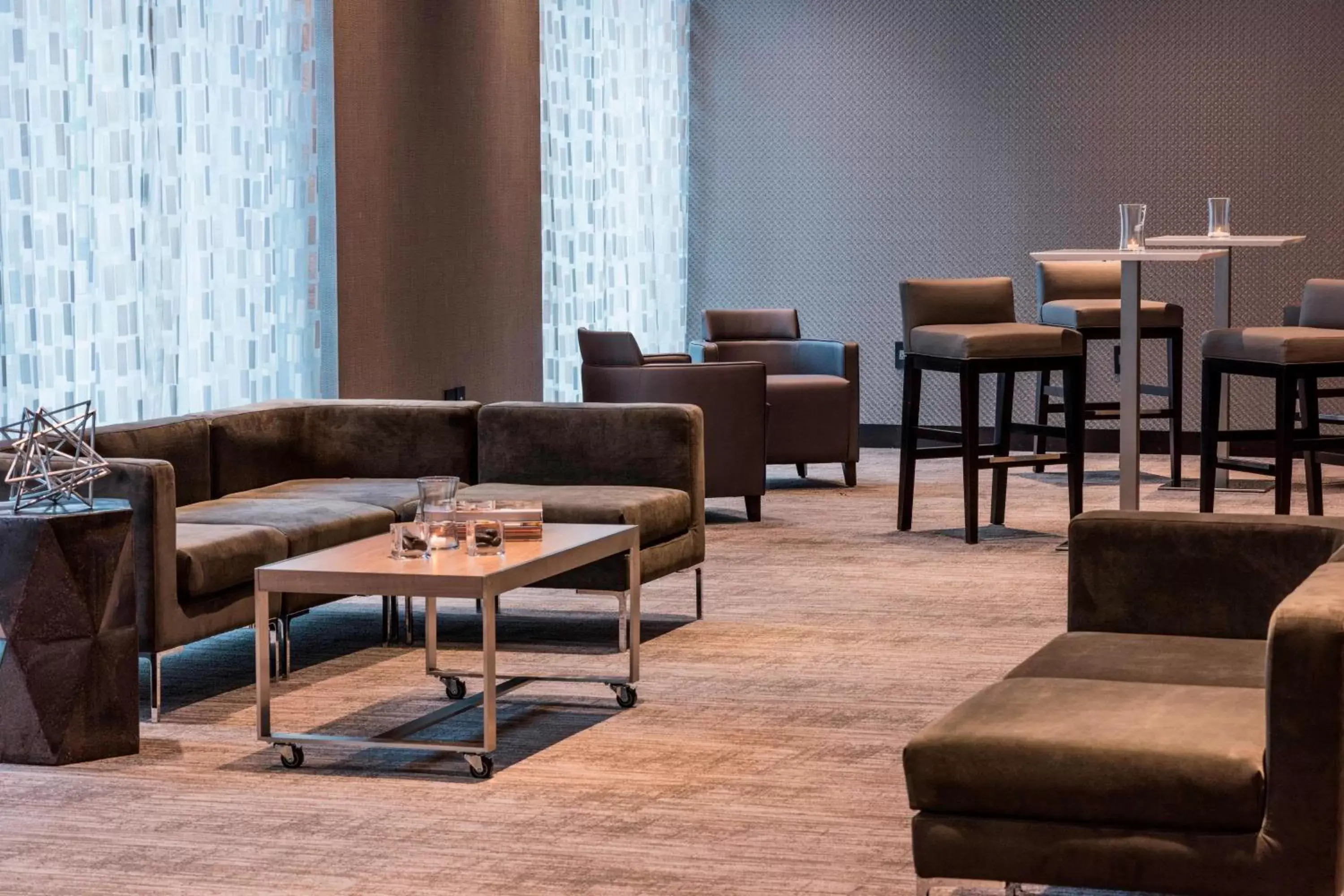 Meeting/conference room, Lounge/Bar in AC Hotel by Marriott Boston North