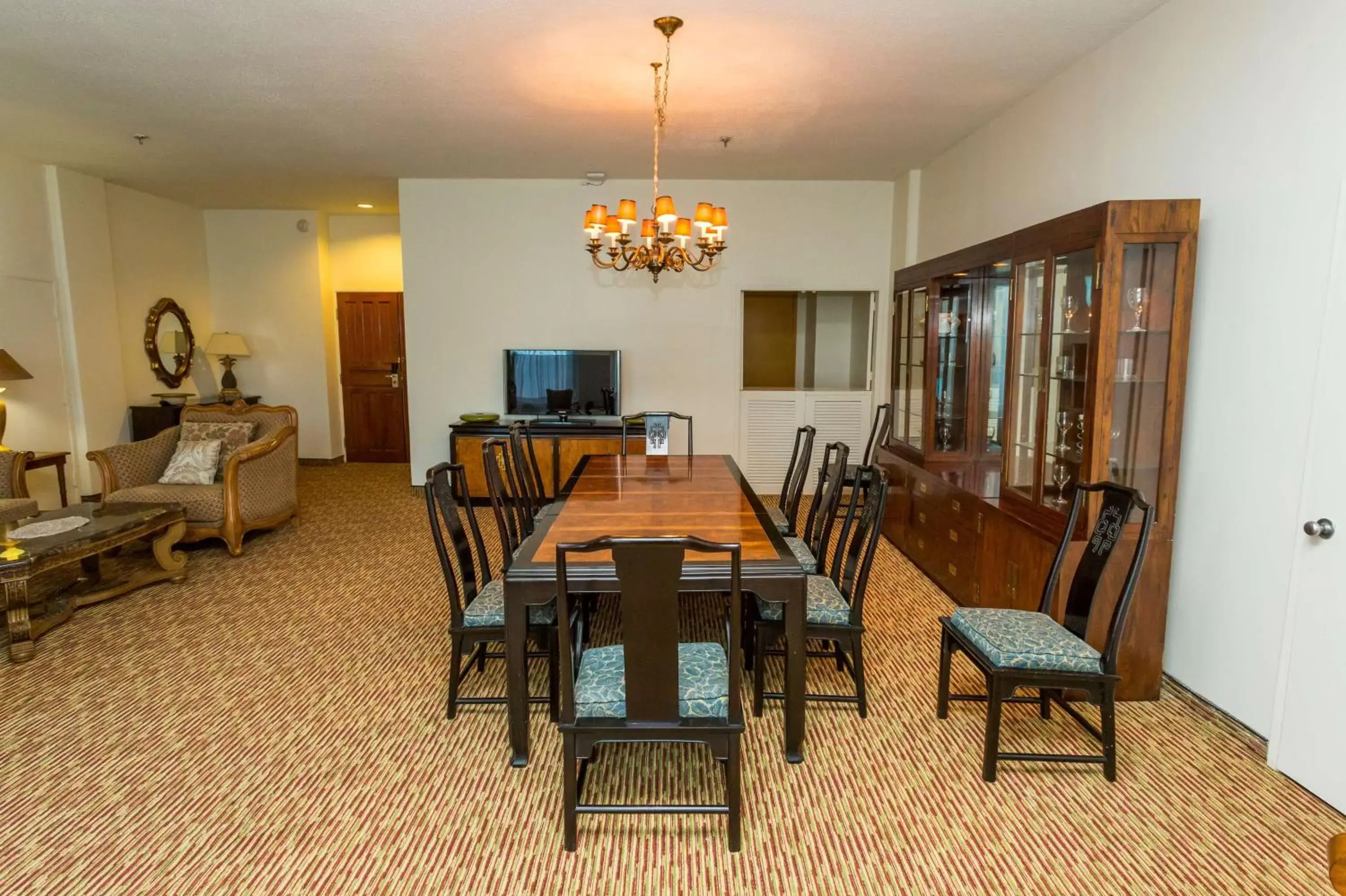 Photo of the whole room, Dining Area in Radisson Hotel Trinidad