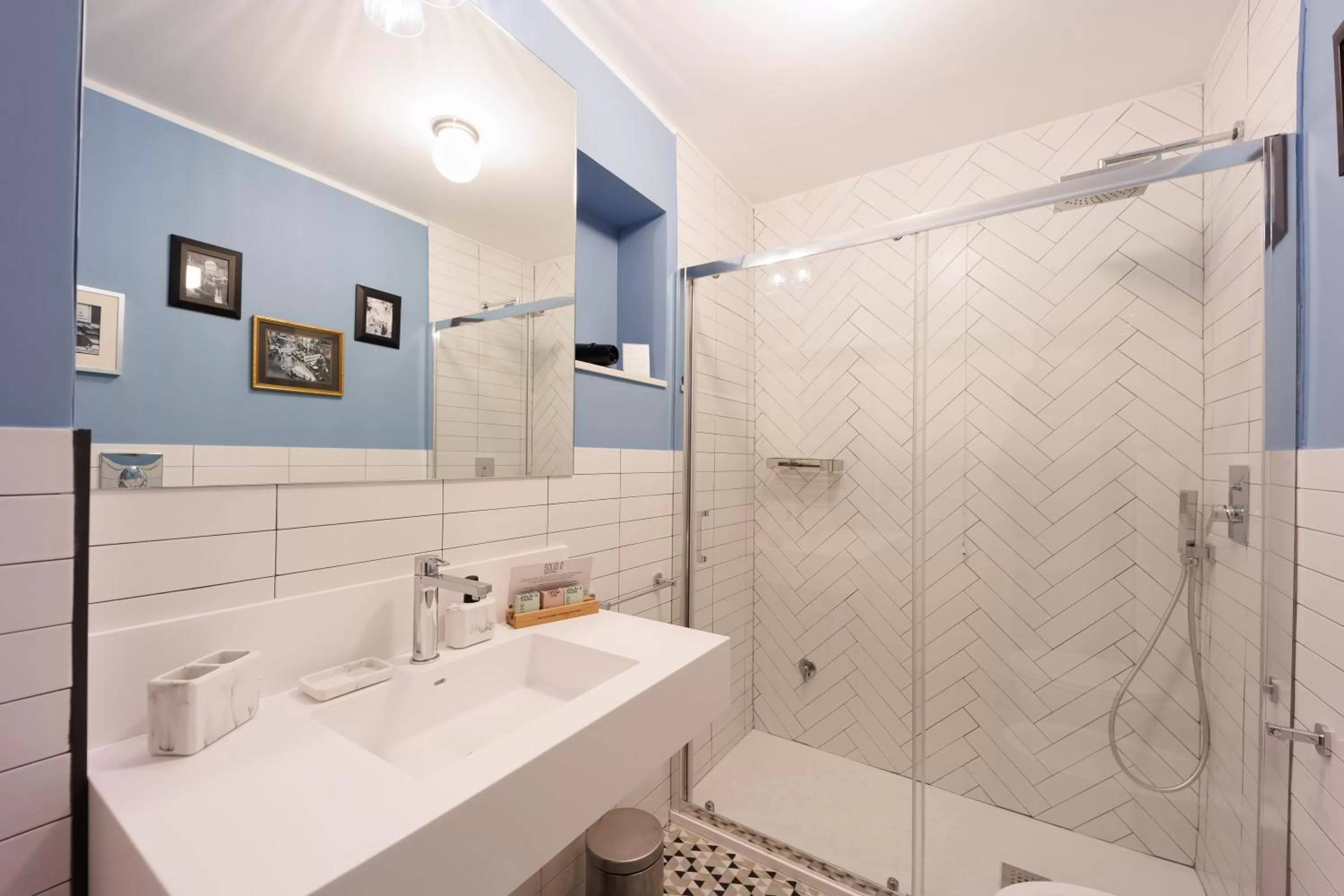 Bathroom in The Bellini House by House In Naples