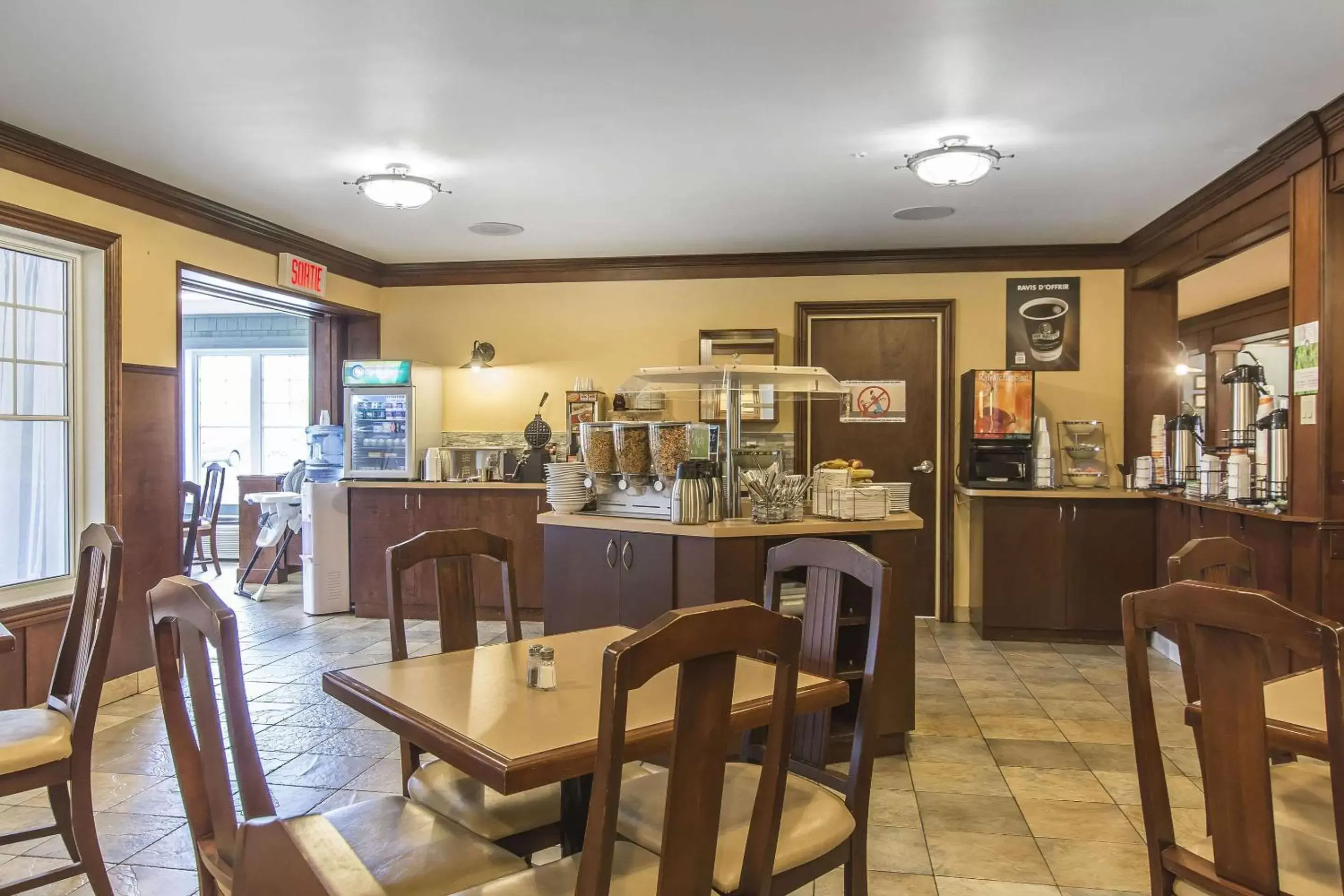 Restaurant/Places to Eat in Quality Inn Riviere-Du-Loup