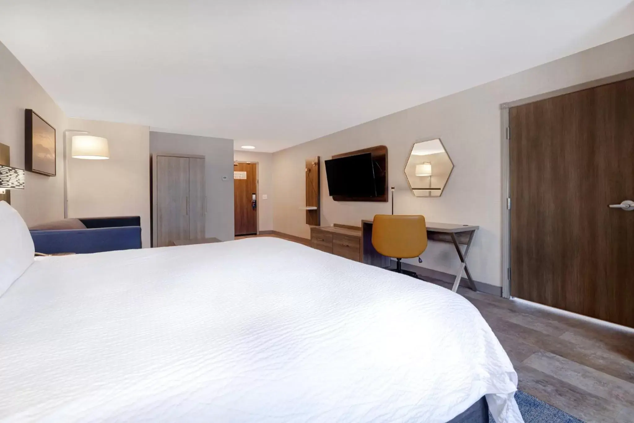 Photo of the whole room, Bed in Holiday Inn Express Hotel & Suites Moab, an IHG Hotel