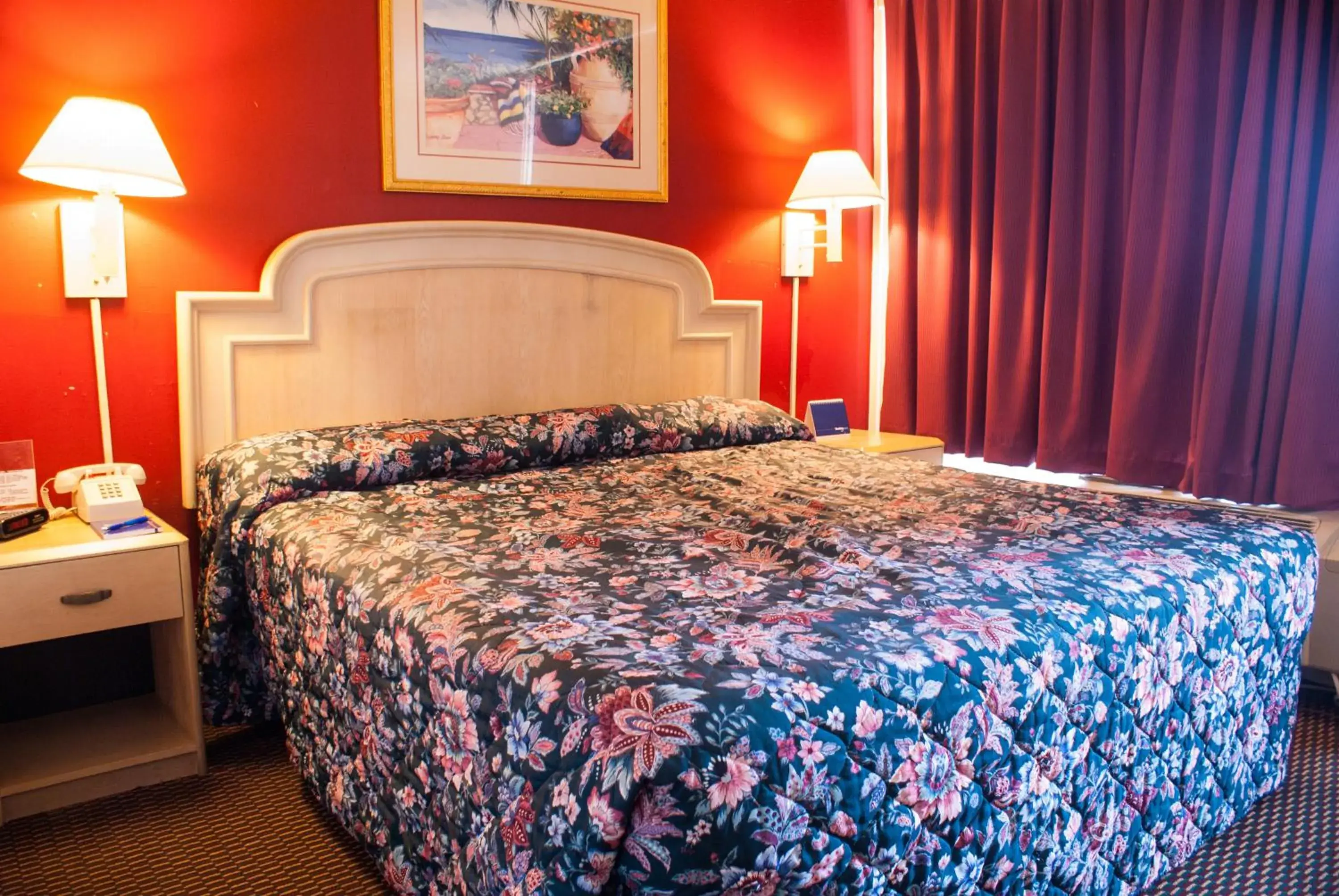 Bed in Scottish Inn Downtown Jacksonville Bed in Scottish Inn Downtown Jacksonville