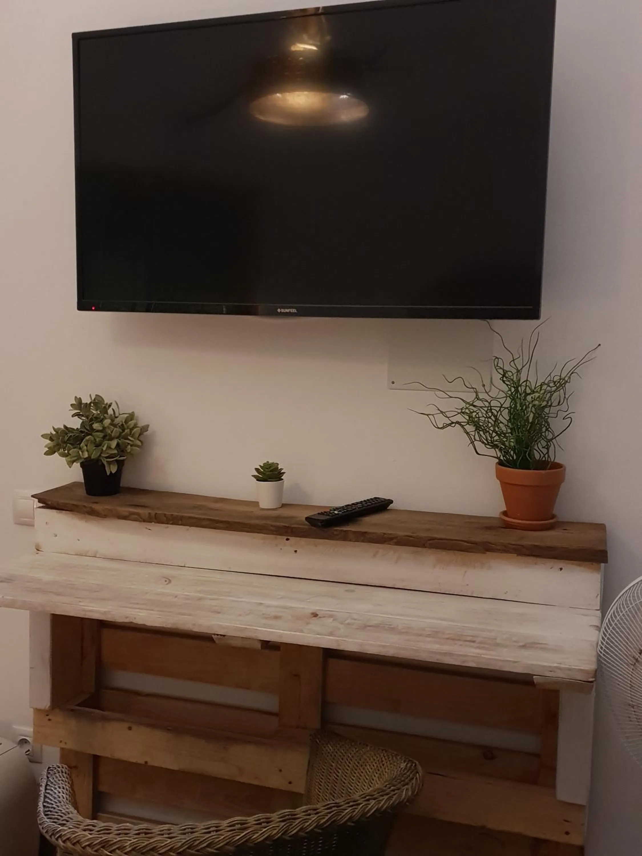 Bedroom in Cactus Host