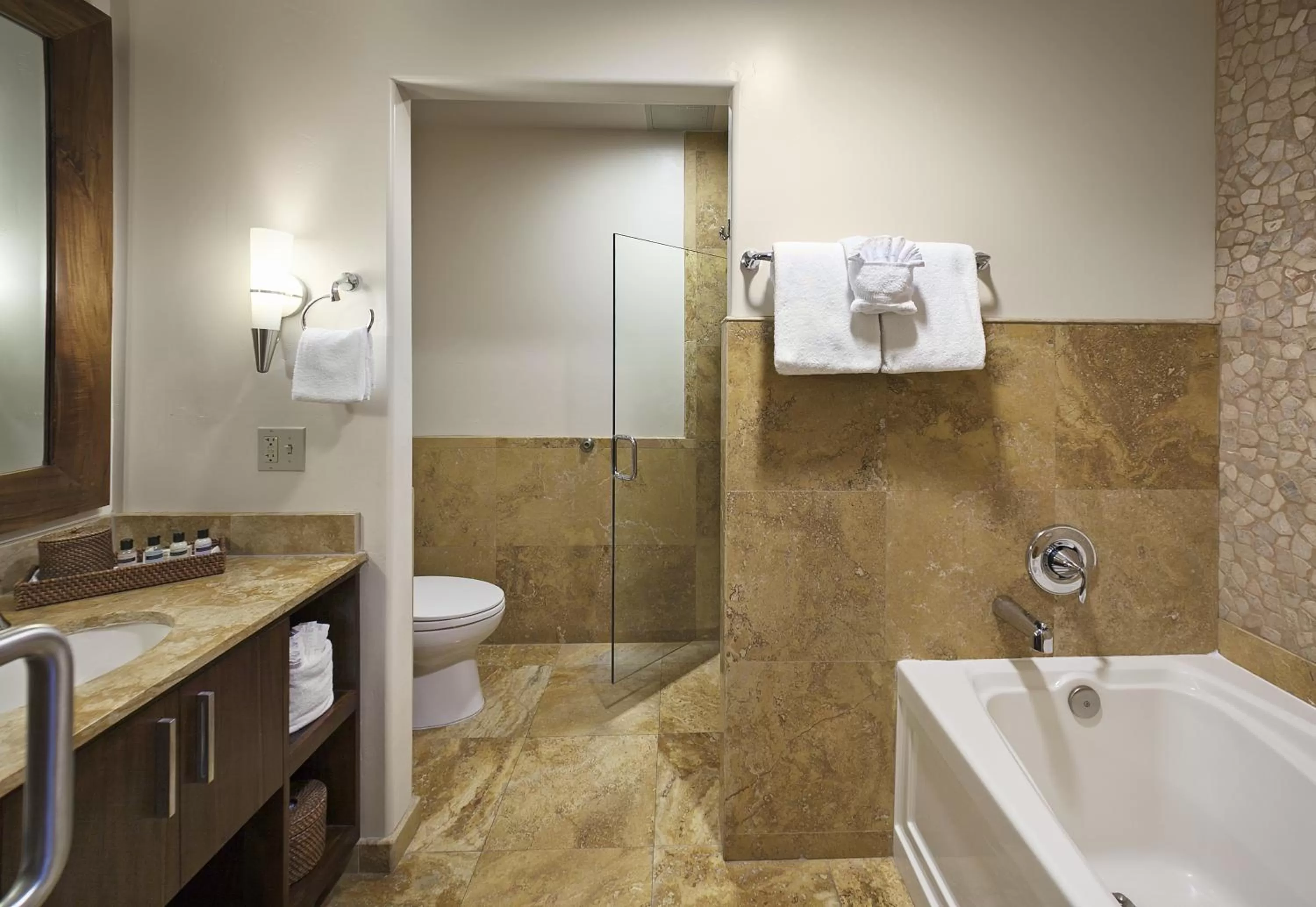 Shower in El Colibri Hotel & Spa