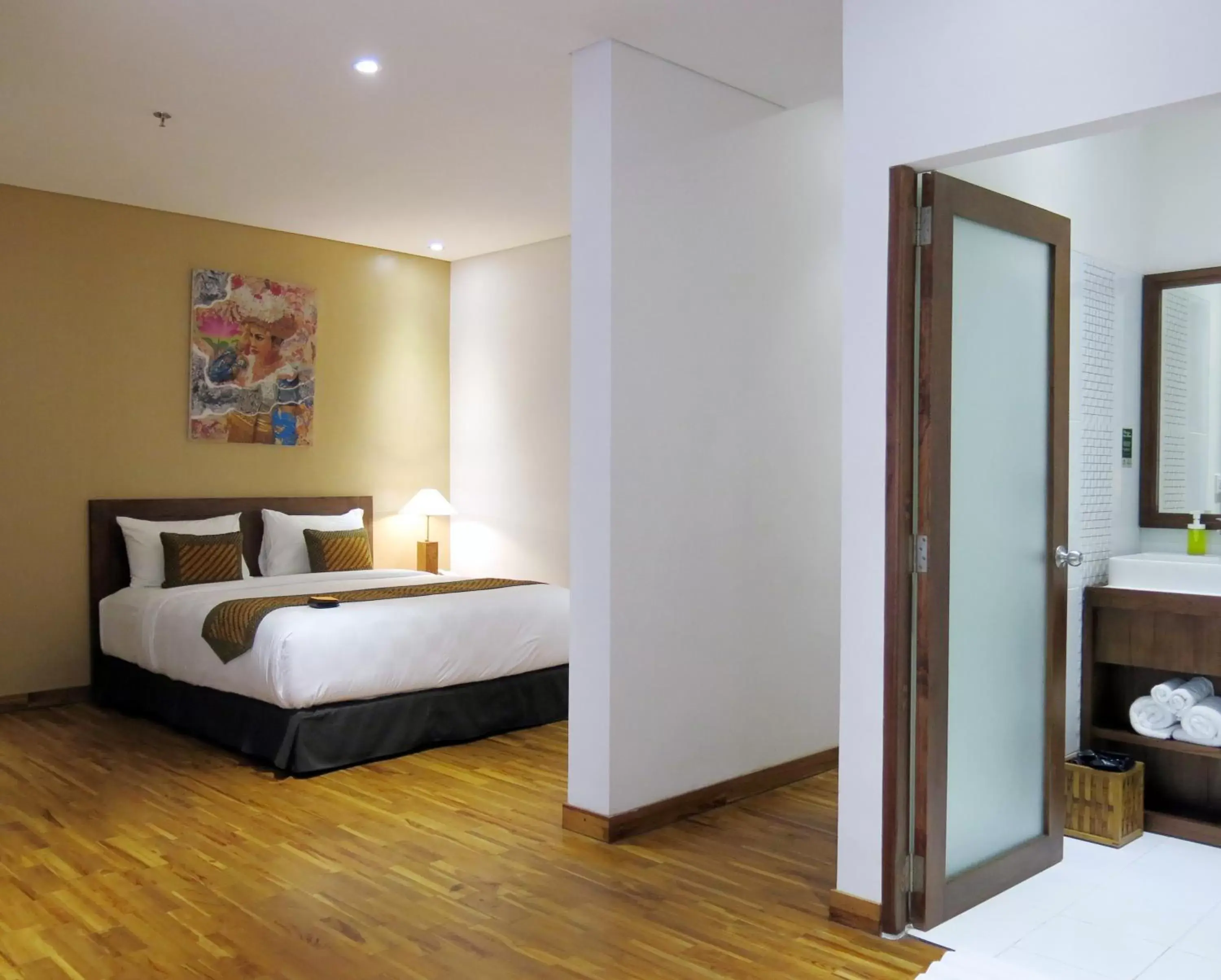 Bathroom, Bed in Hotel Puriartha Ubud - CHSE Certified