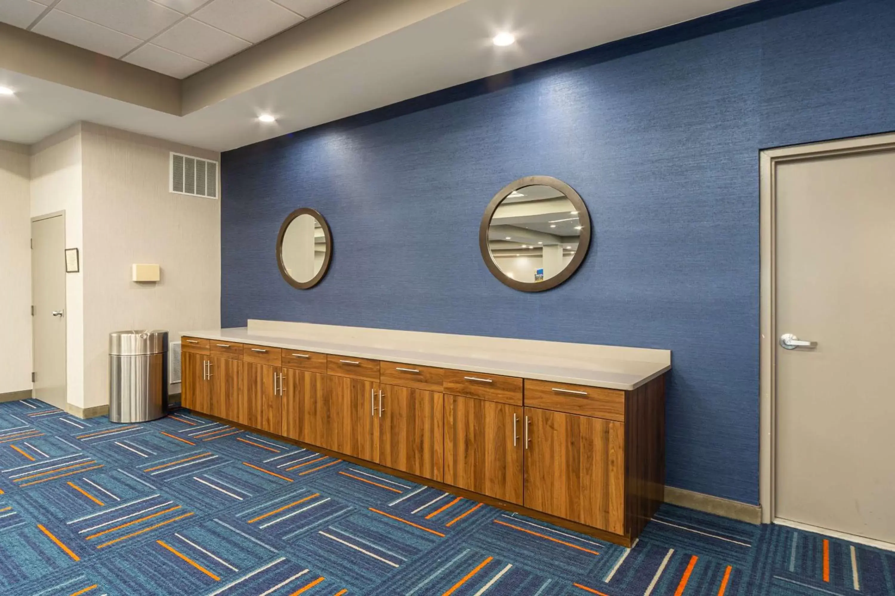 Meeting/conference room, Lobby/Reception in Hampton Inn Winchester