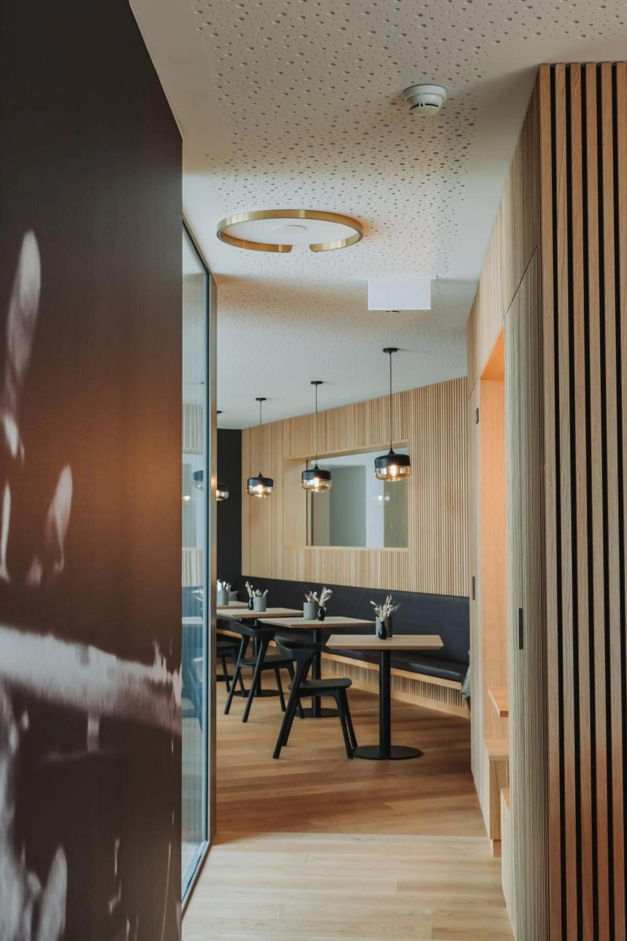 Restaurant/places to eat in Montreux Youth Hostel