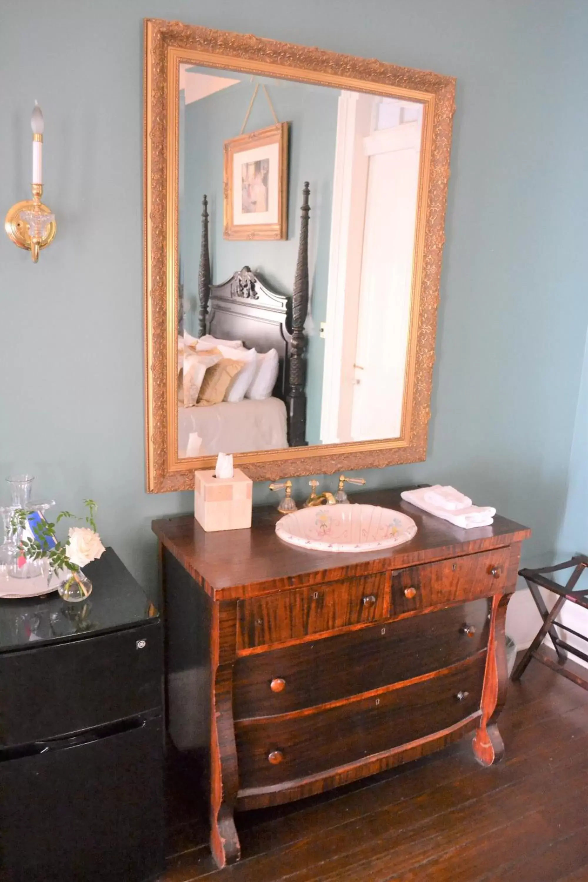 Coffee/tea facilities, Bathroom in Edgar Degas House Historic Home and Museum