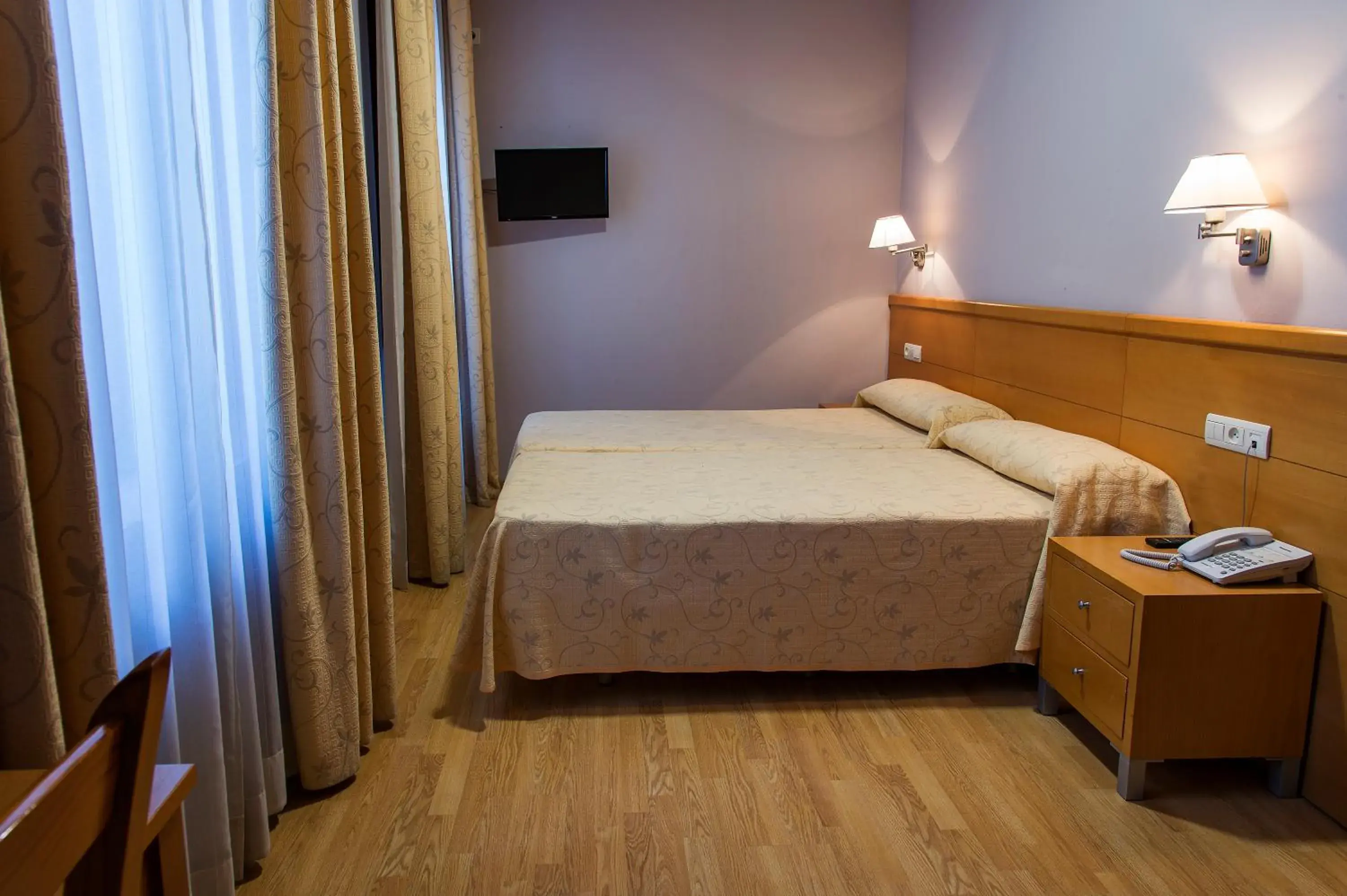 Bed in Hotel Castilla