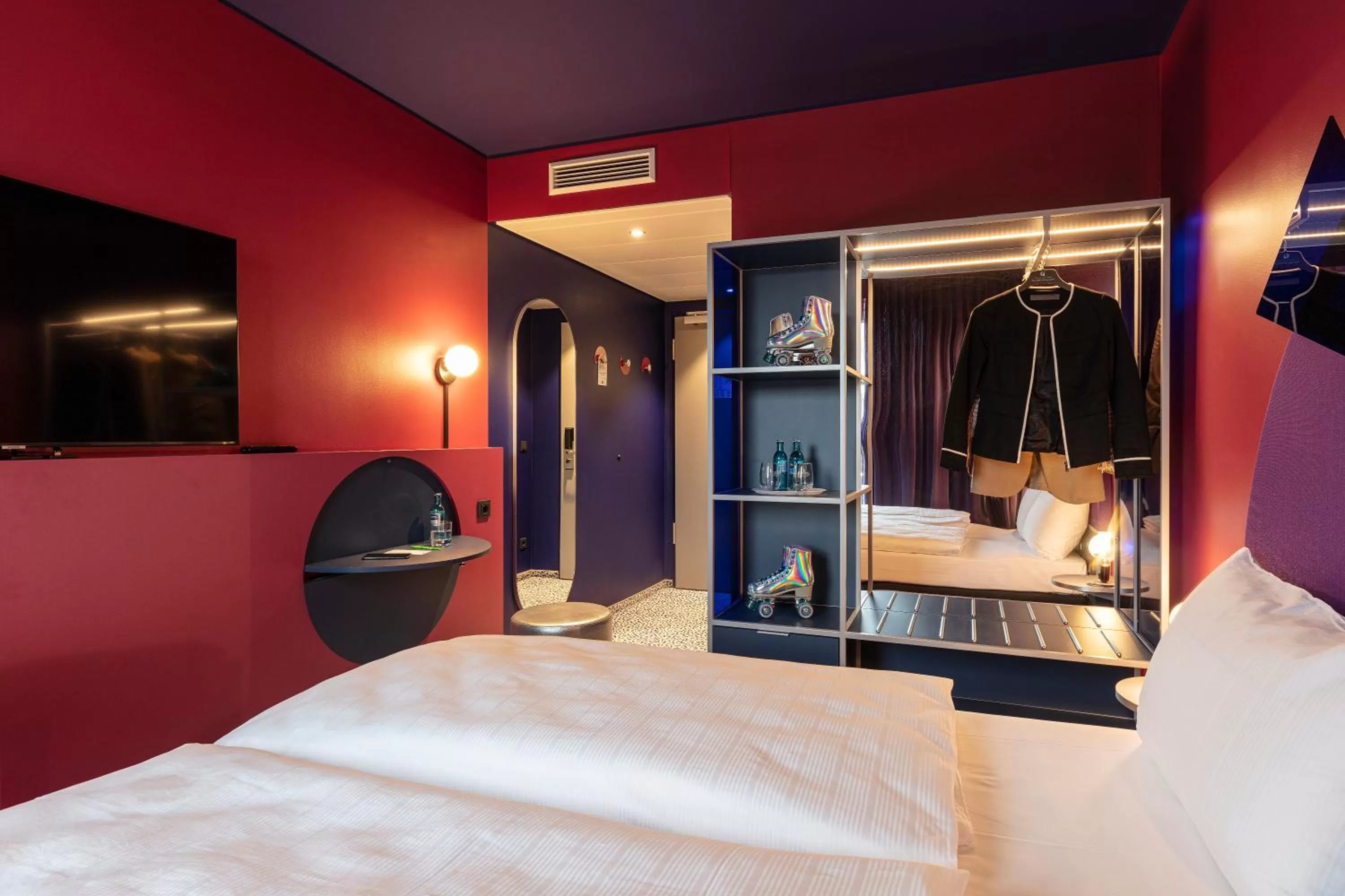 Photo of the whole room, Bed in ibis Styles Muenchen Perlach