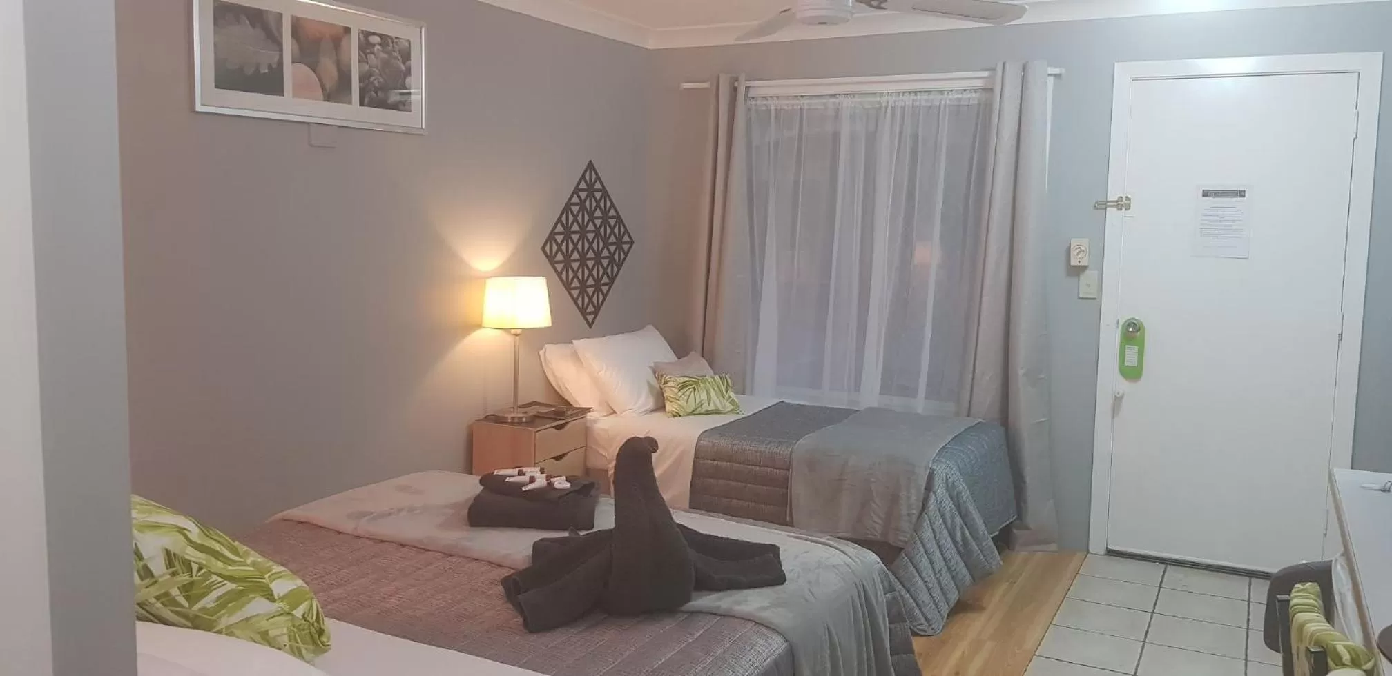 Bedroom, Bed in Limassol Motel