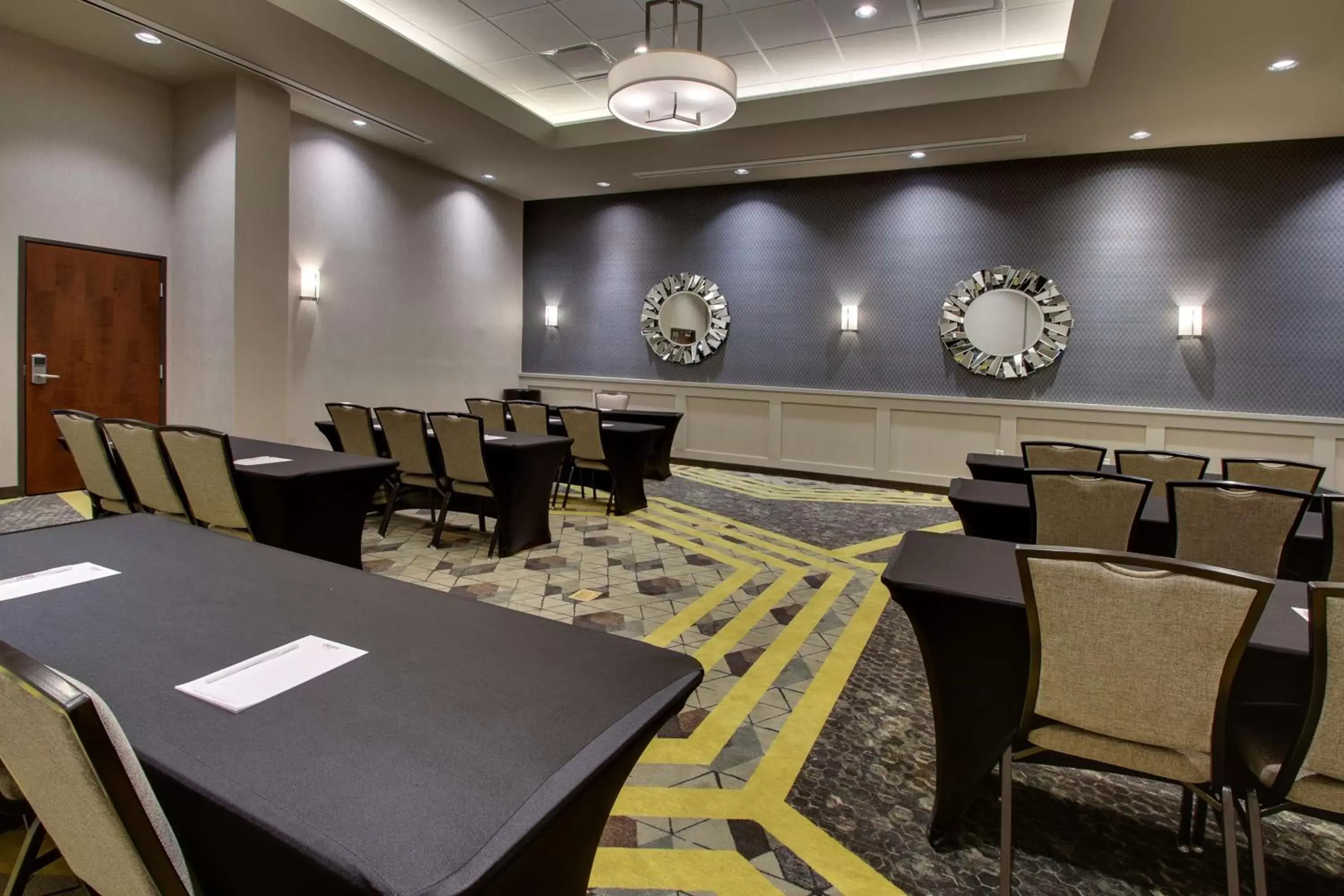 On site, Restaurant/Places to Eat in Drury Plaza Hotel Cape Girardeau Conference Center