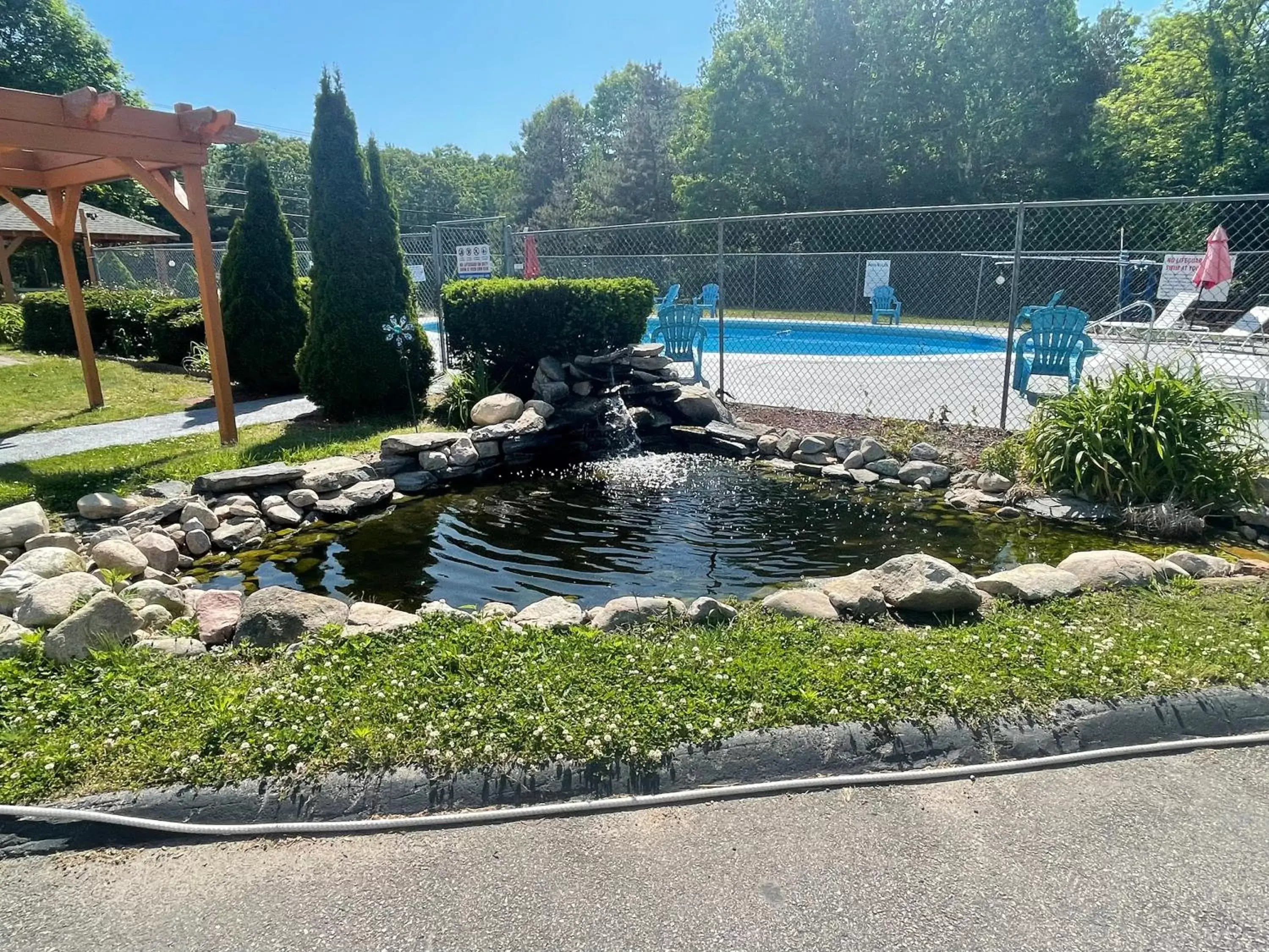 Swimming Pool in Aquastar Inn