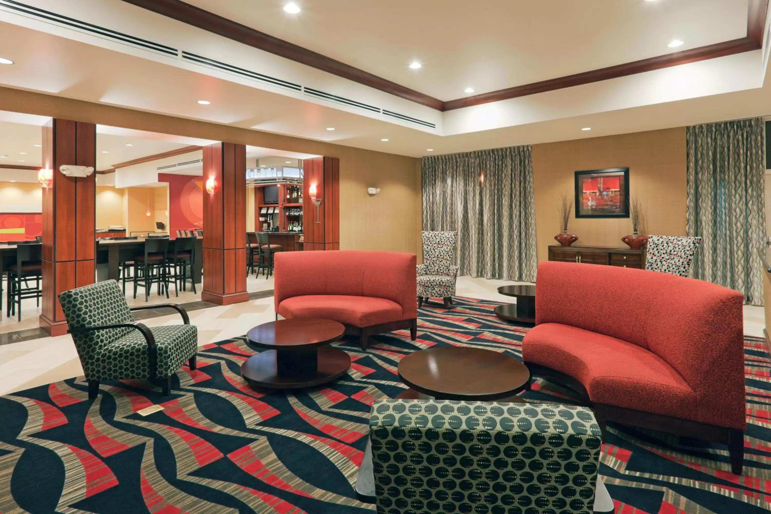 Lobby or reception, Seating Area in Holiday Inn Hotel & Suites Lima, an IHG Hotel