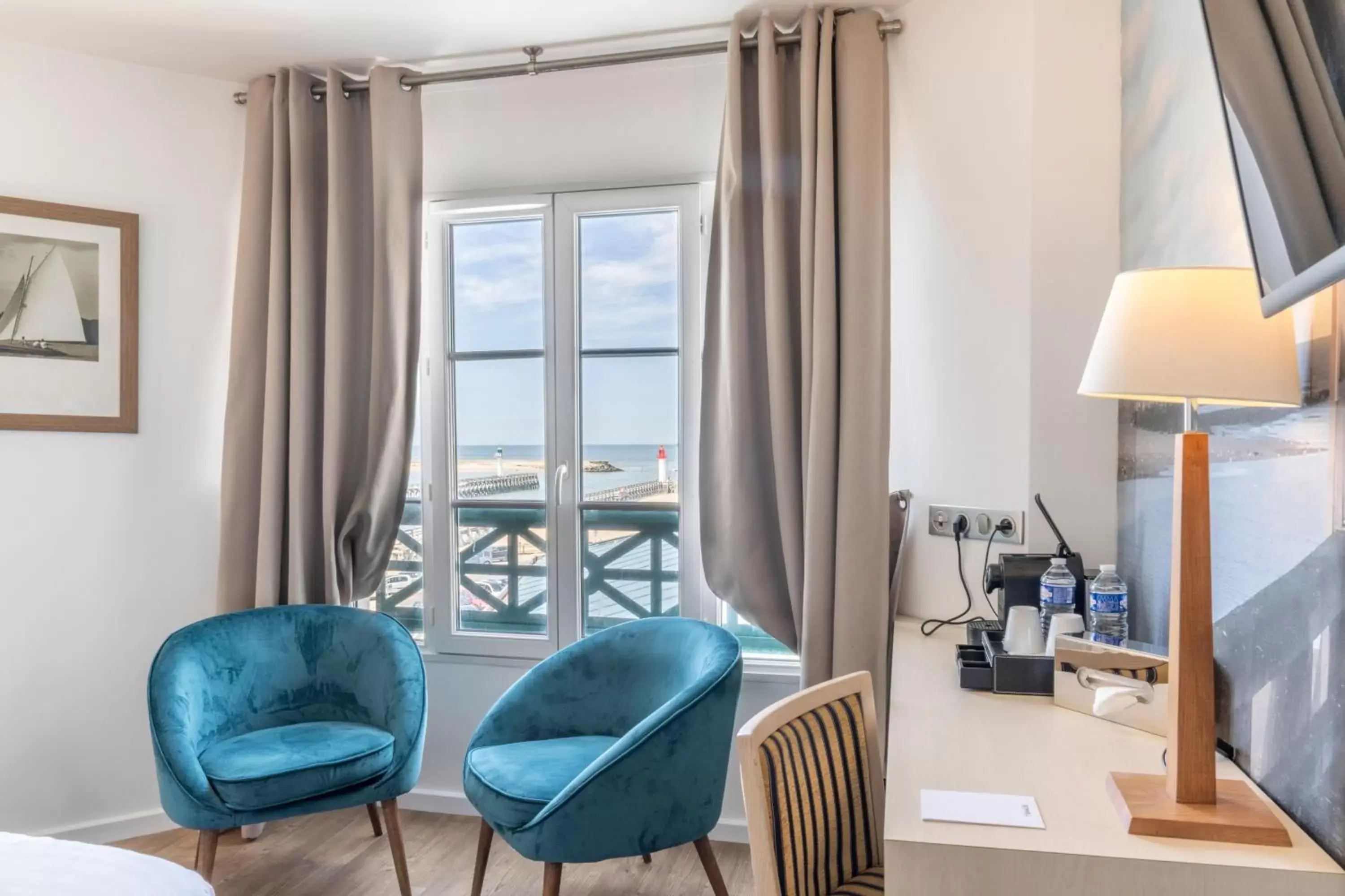 Bedroom in SOWELL HOTELS Le Beach Bedroom in SOWELL HOTELS Le Beach