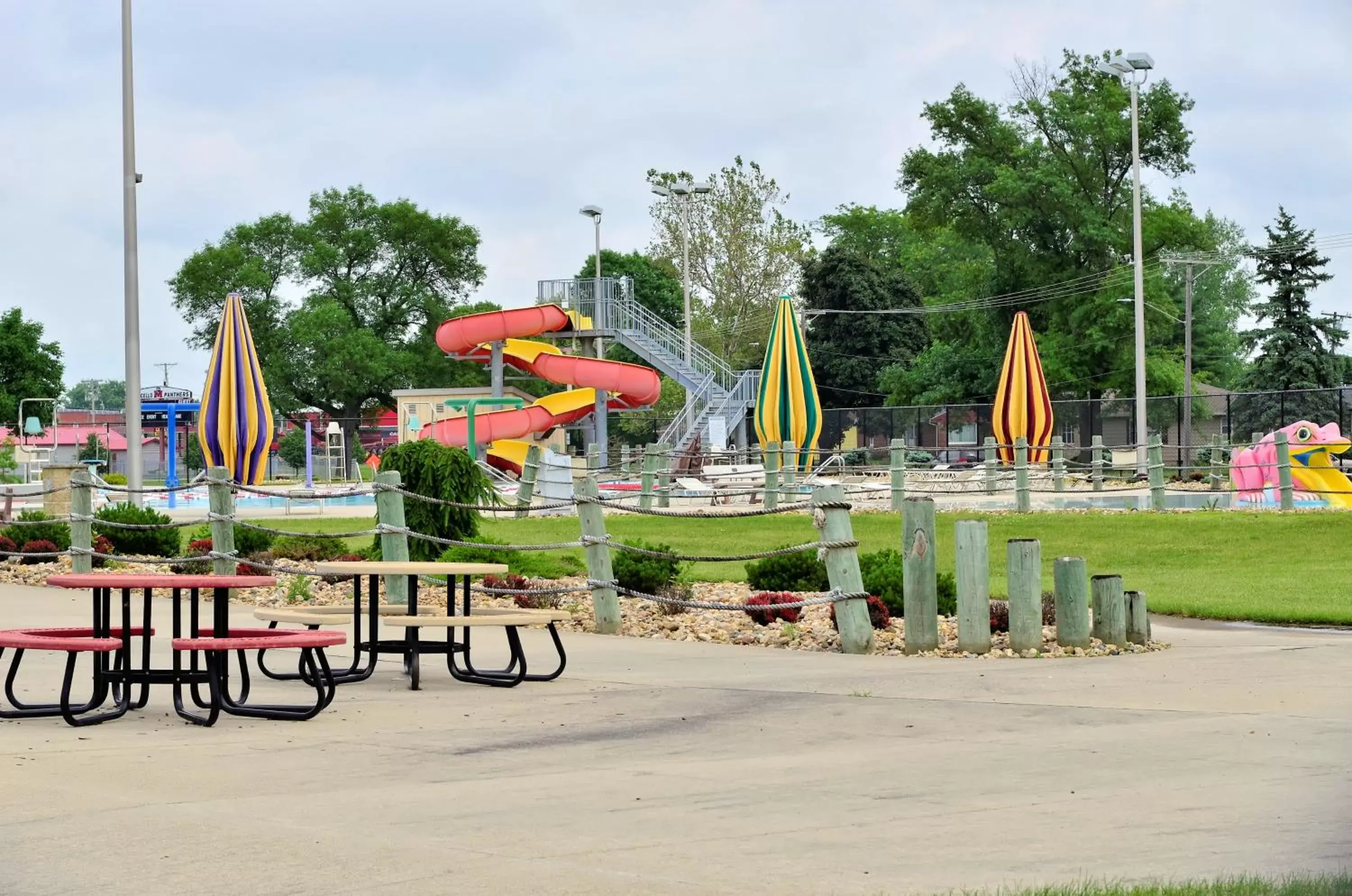 Patio, Children's Play Area in Cobblestone Inn & Suites - Monticello