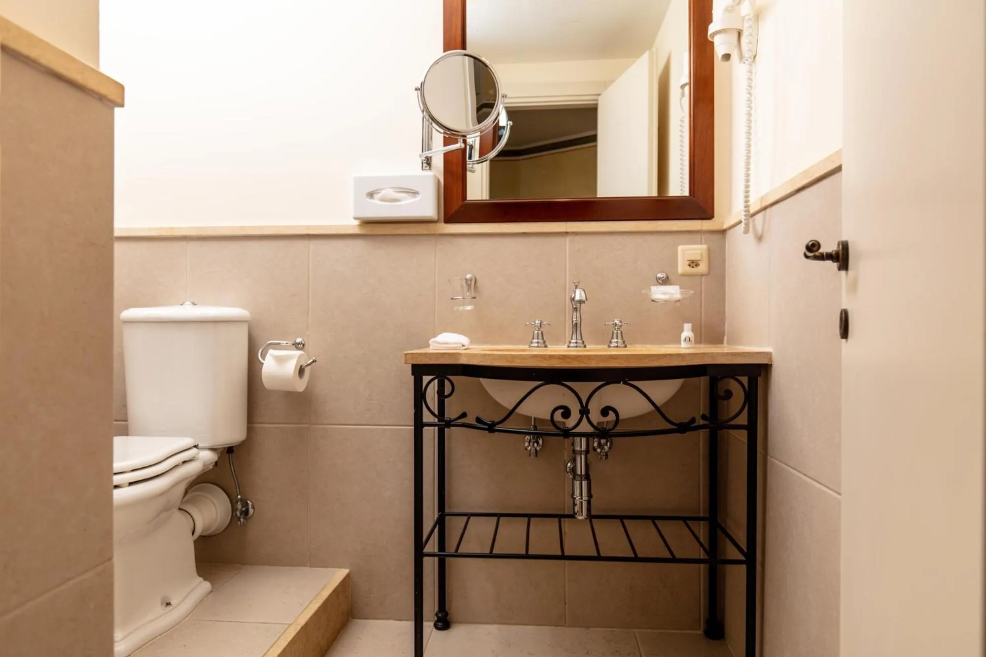 Bathroom in Hotel Reine Victoria