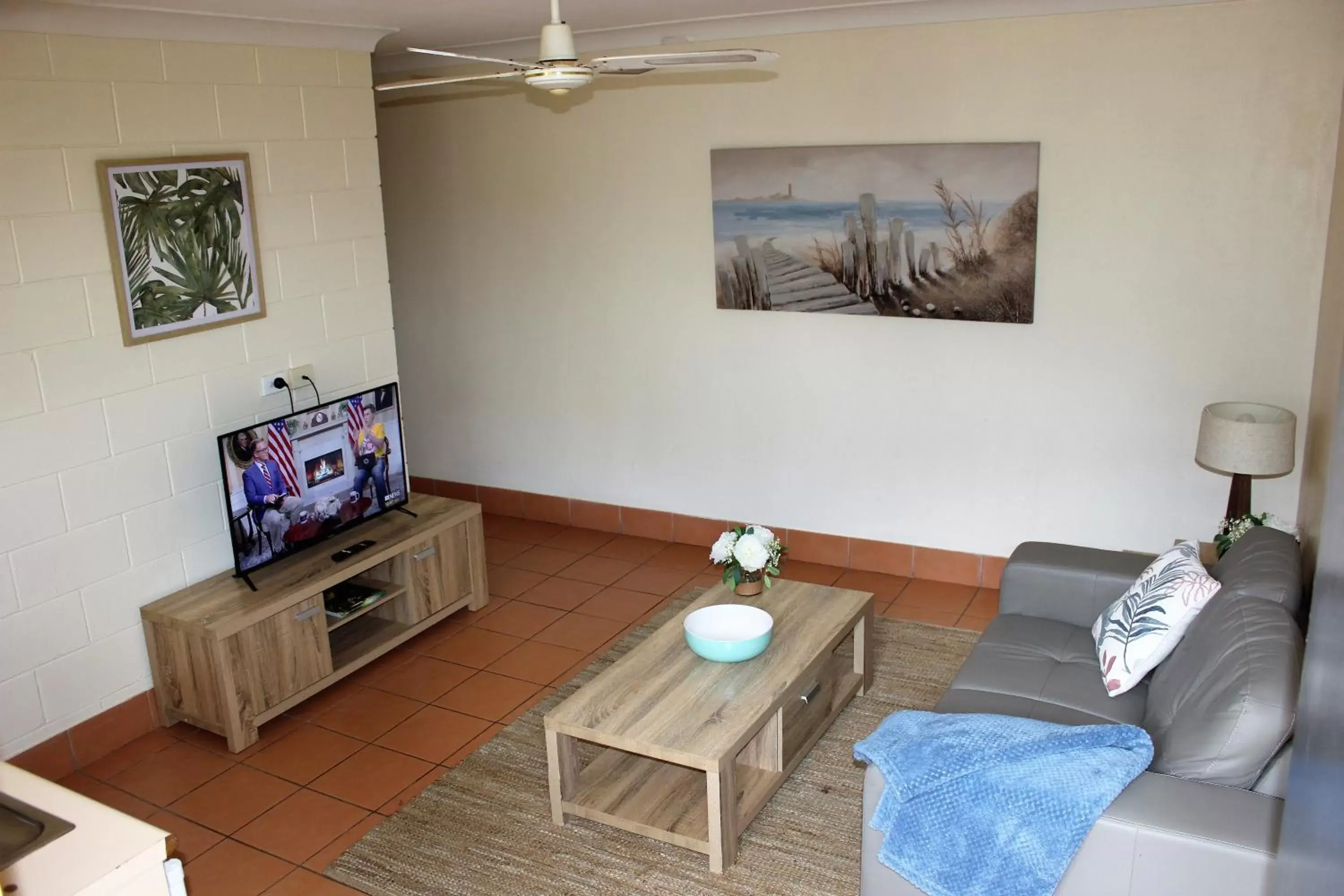 TV and multimedia, TV/Entertainment Center in Lake Central Cairns