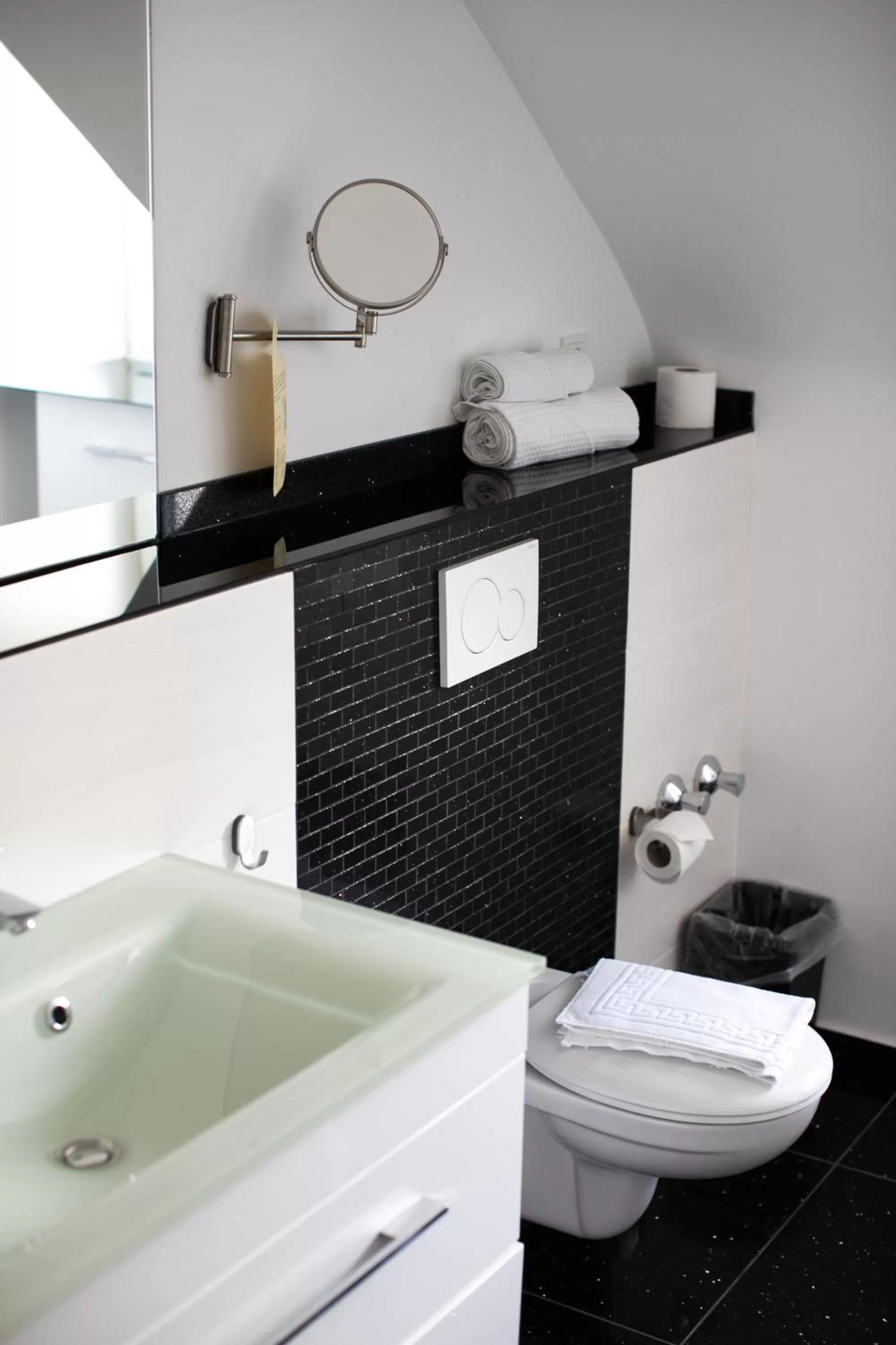 Shower in Hotel Stern - Self Check-In