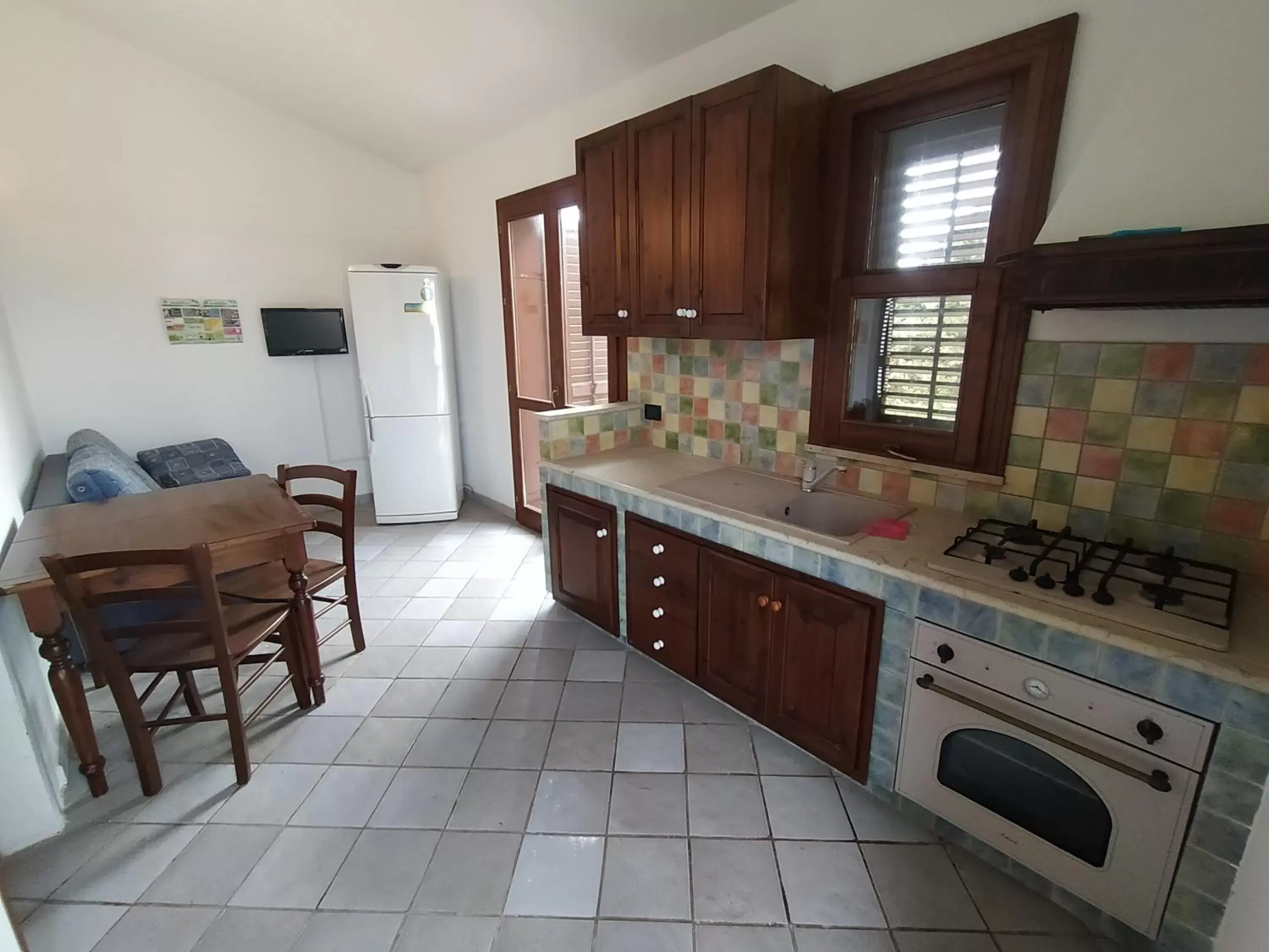 stove, Kitchen/Kitchenette in SanVitoTour- Residence Il Baglio