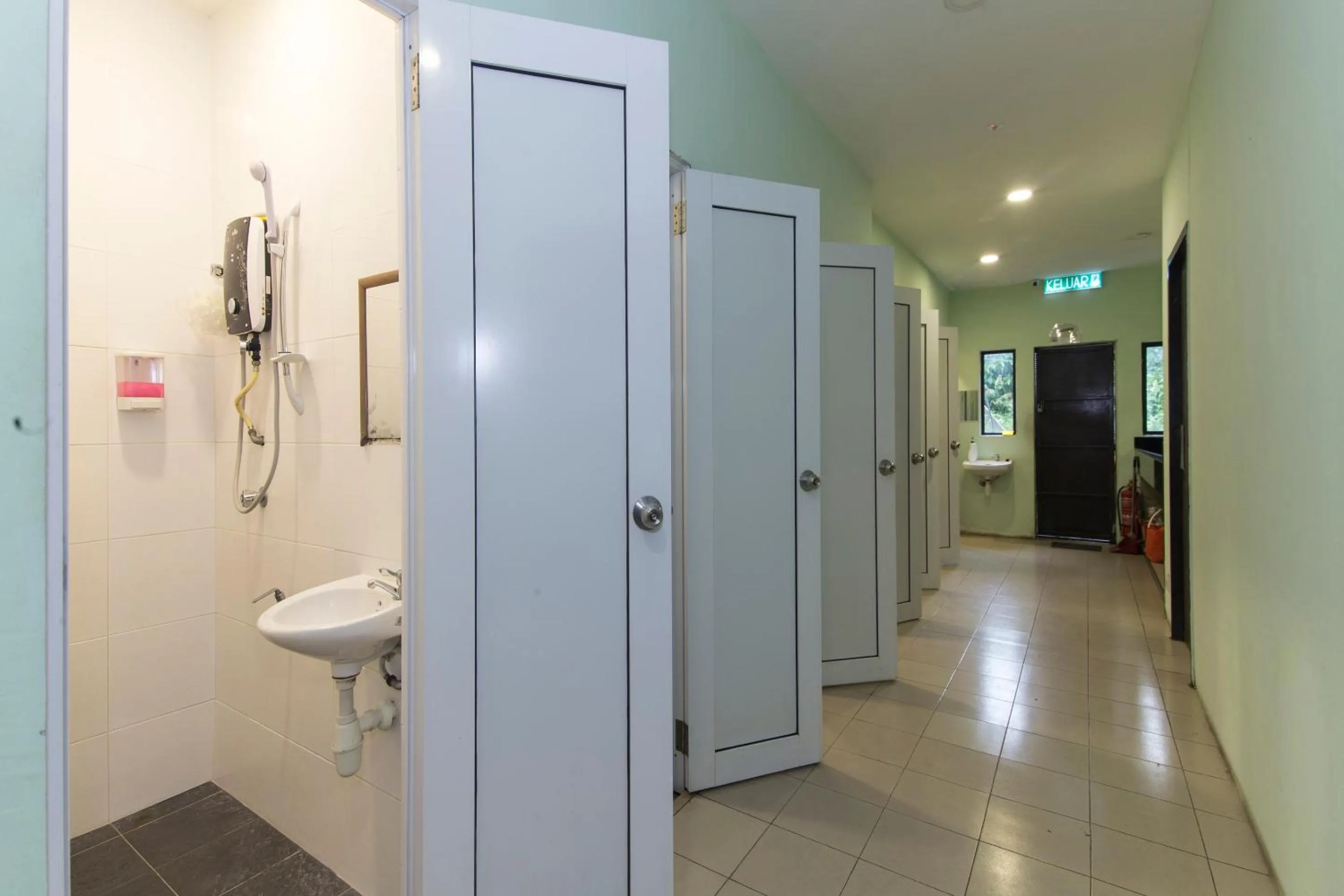 Shower in Rain Forest Hotel