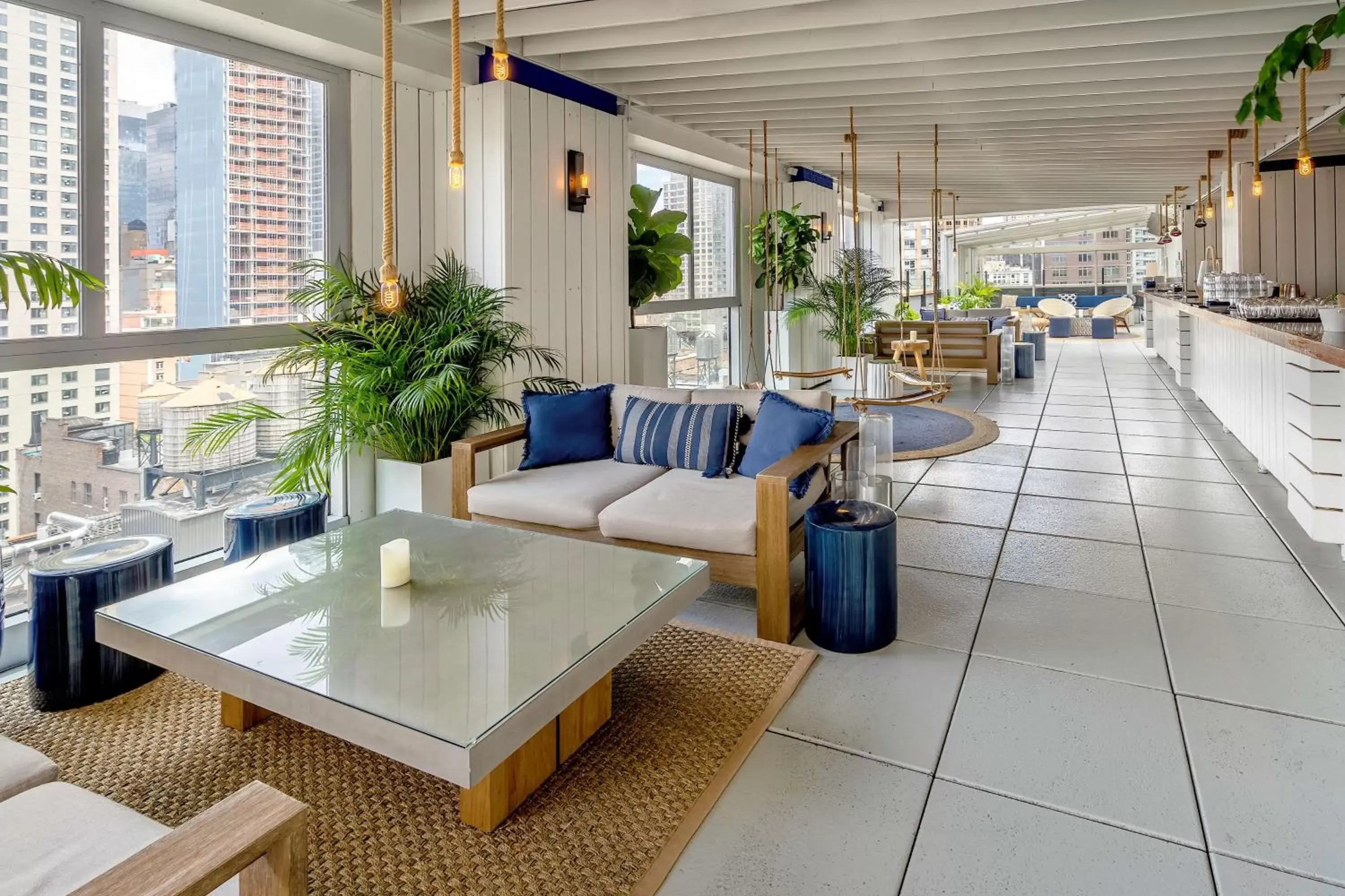 Lounge or bar in Hilton New York Fashion District