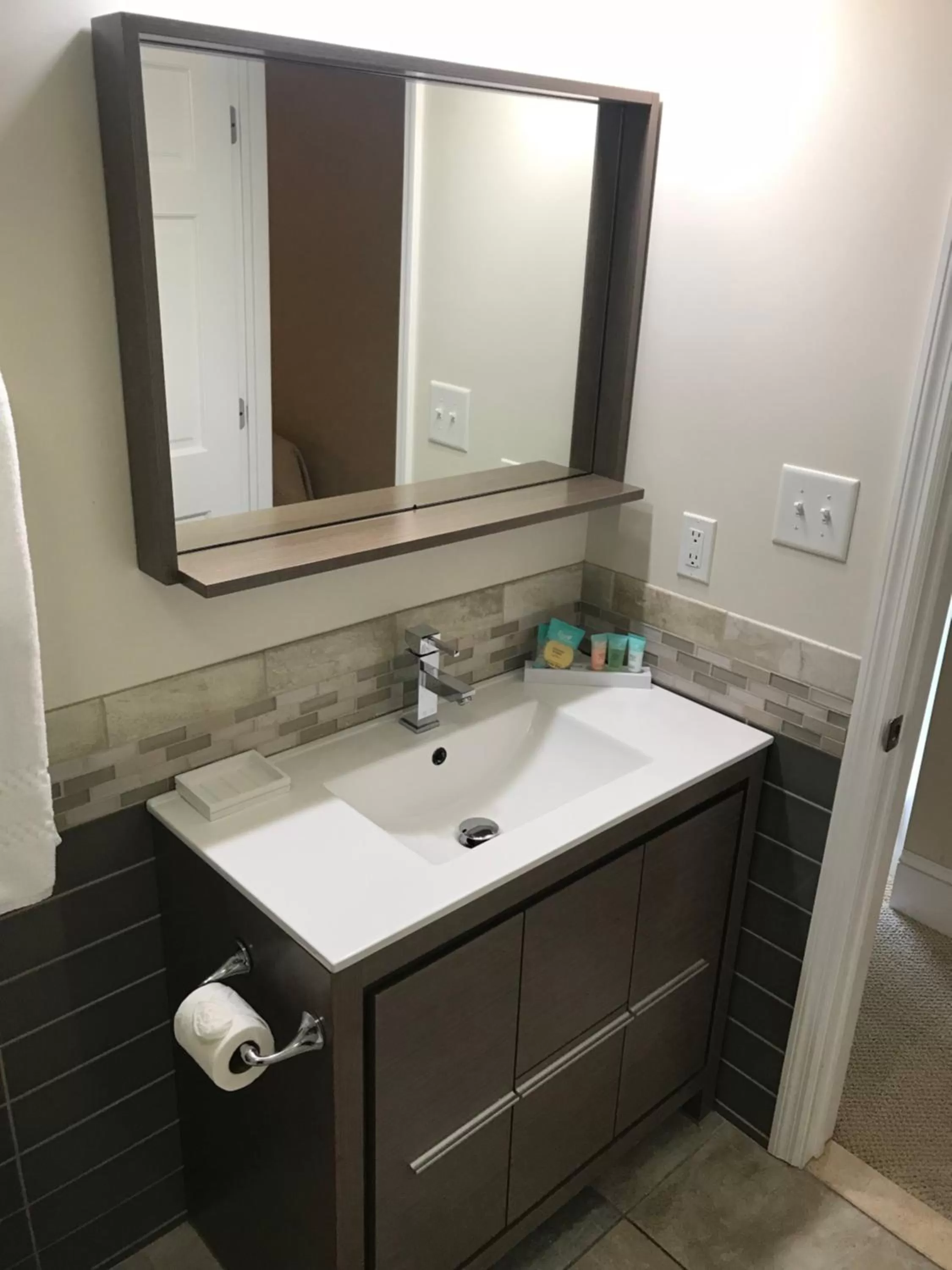 Toilet, Bathroom in Elaine's Cape May Boutique Hotel