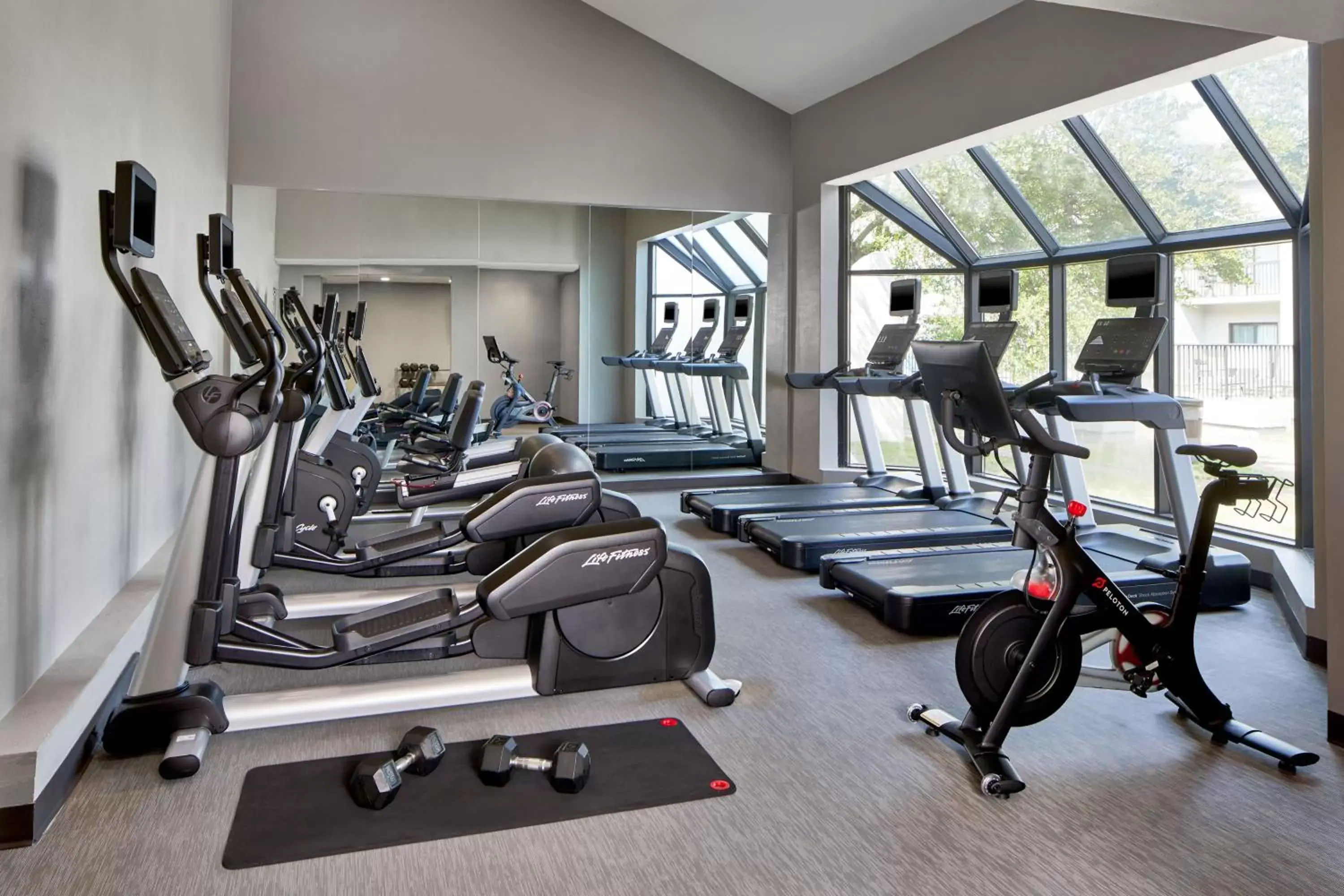 Fitness centre/facilities, Fitness Center/Facilities in Courtyard by Marriott Memphis Airport