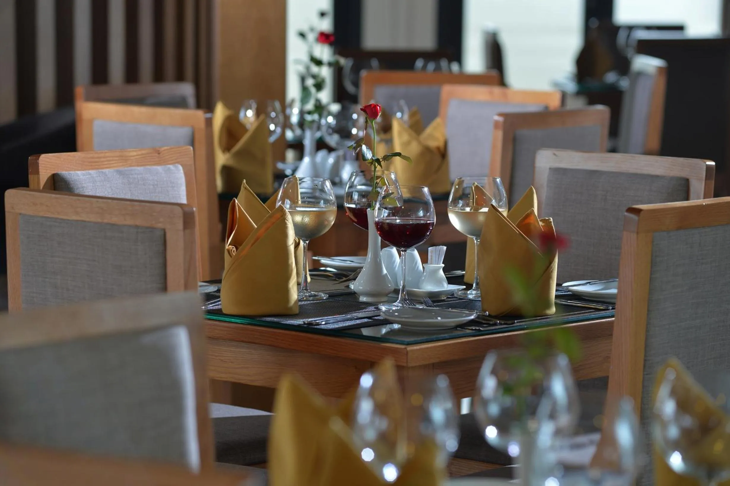 Restaurant/places to eat in London Hanoi Hotel