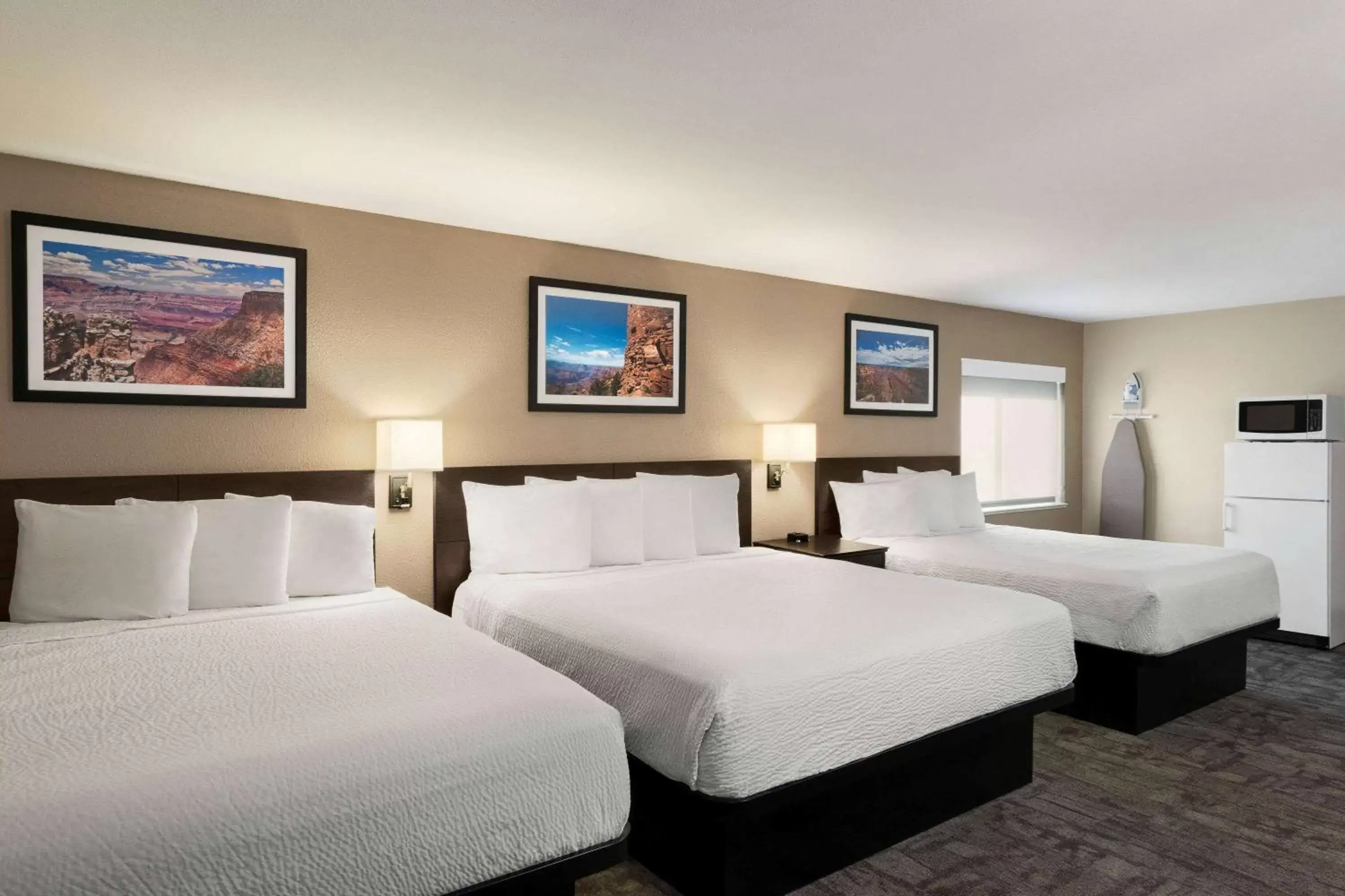 Photo of the whole room, Bed in Travelodge by Wyndham Lake Havasu