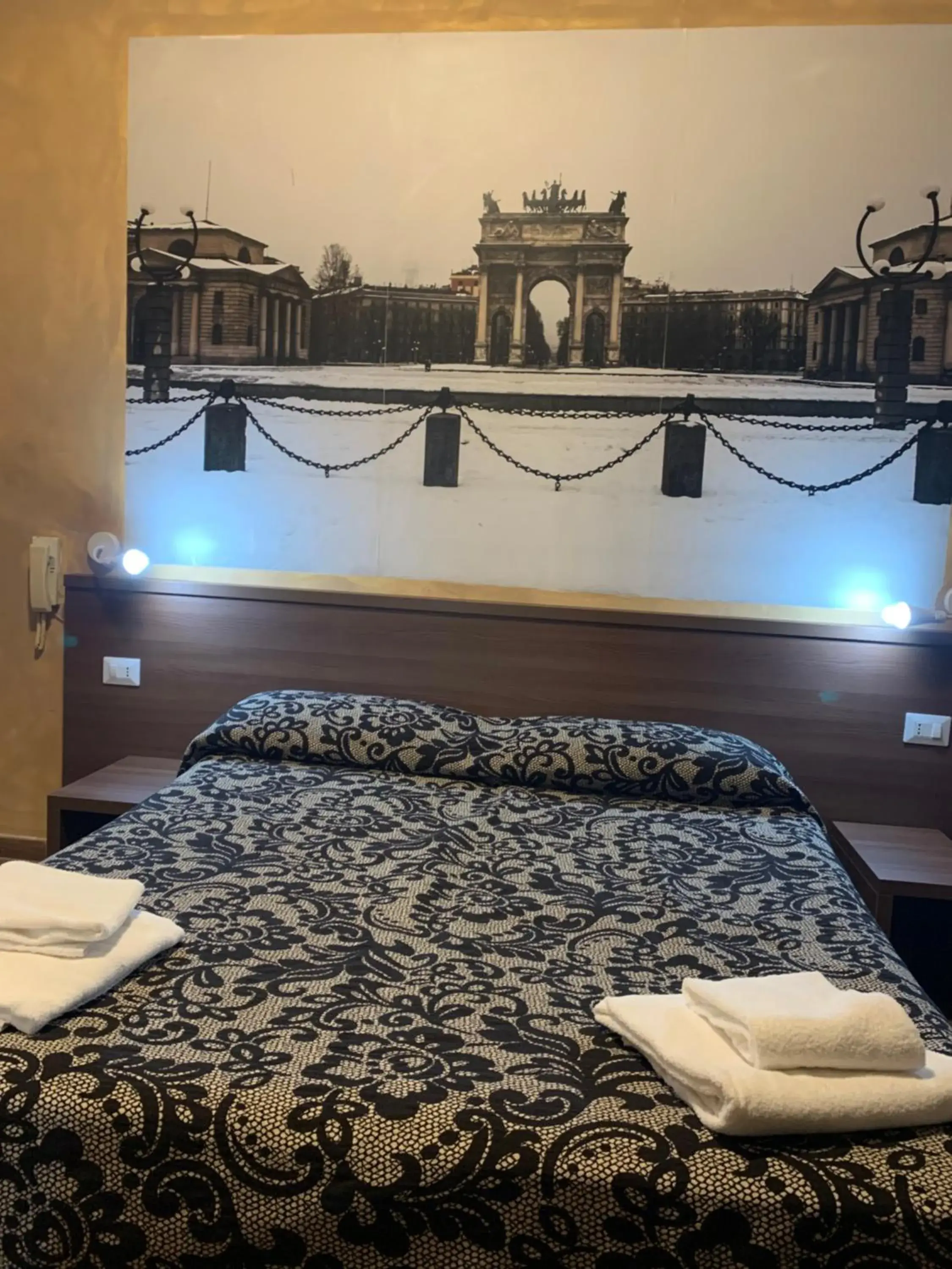 Bed in Albergo Corvetto Corso Lodi