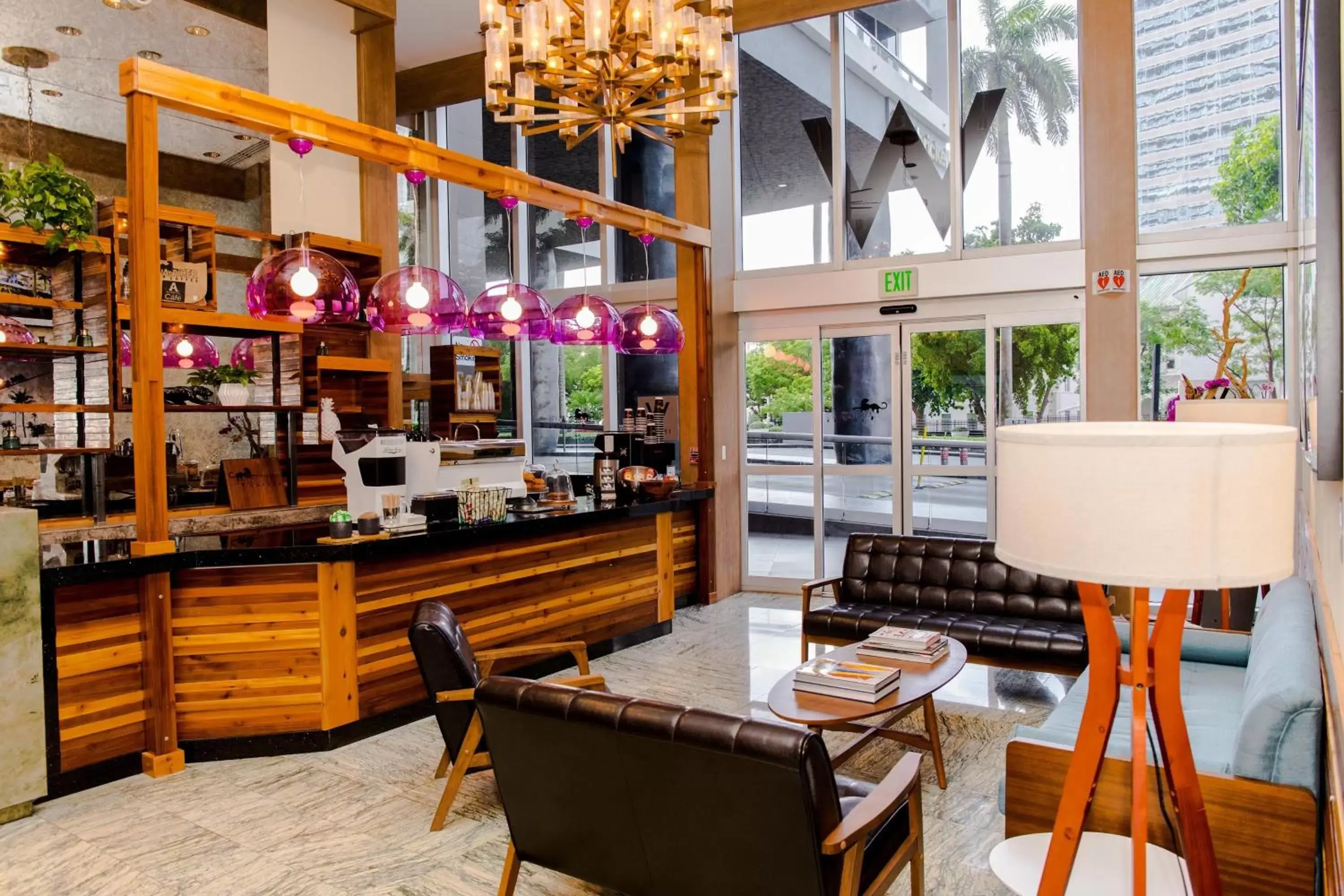 Restaurant/places to eat, Lounge/Bar in W Miami