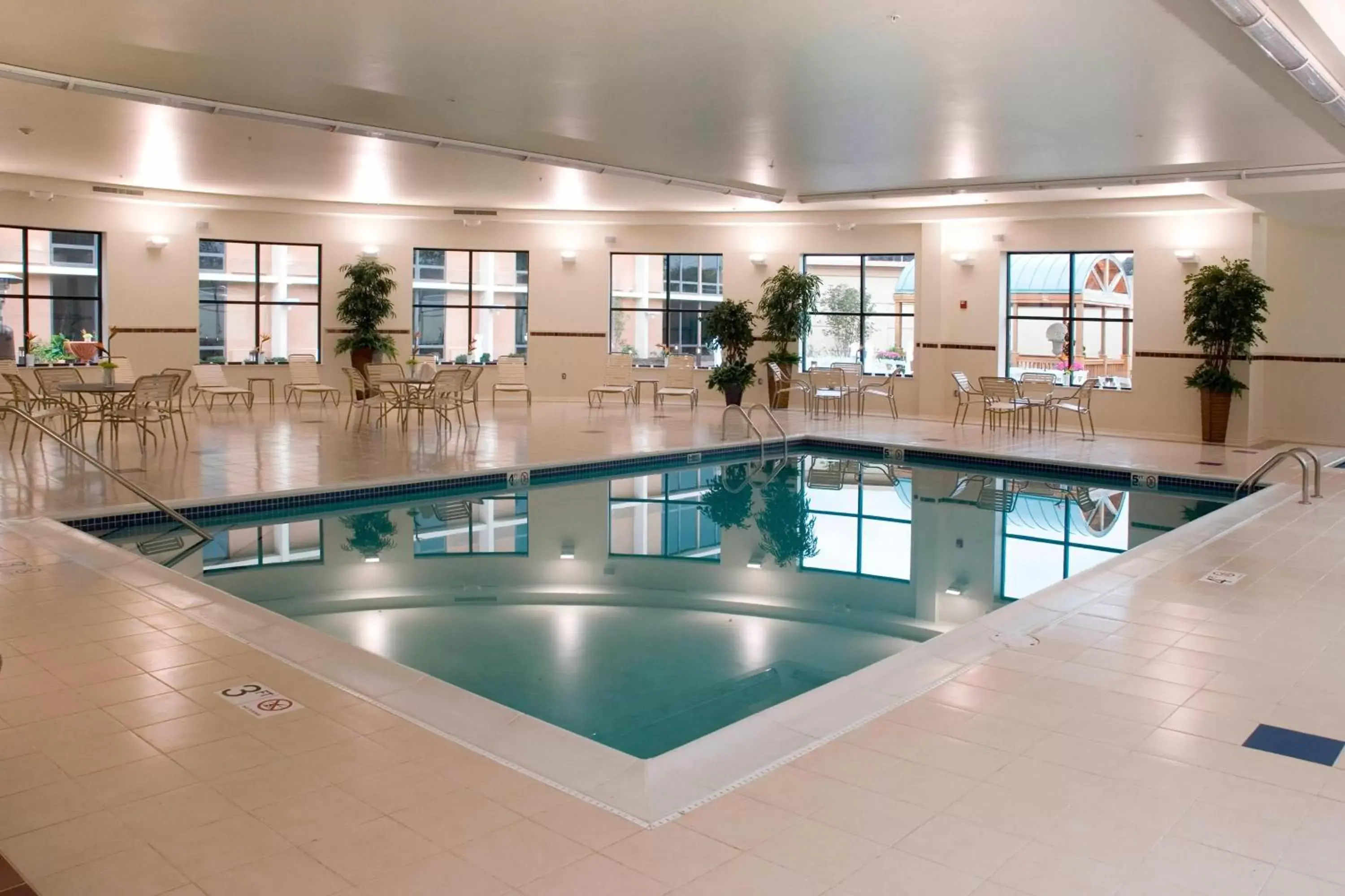 Swimming Pool in Courtyard by Marriott Canton