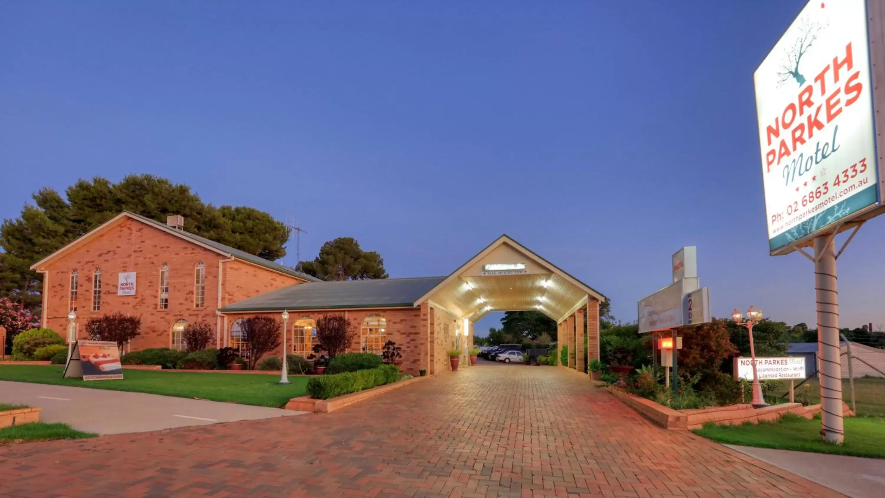 Property Building in North Parkes Motel